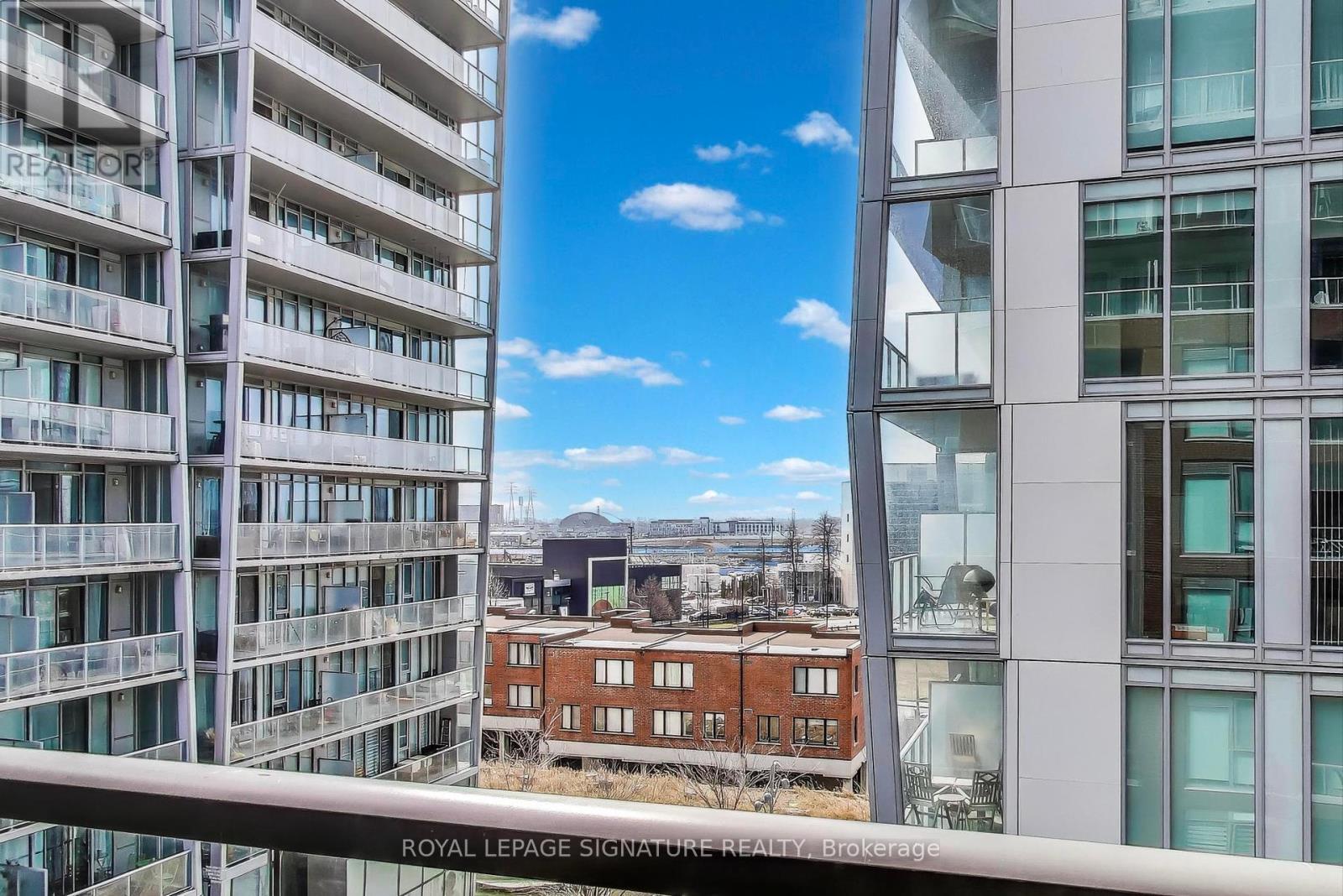 605 - 30 Baseball Place, Toronto, Ontario  M4M 0E8 - Photo 18 - E12069354