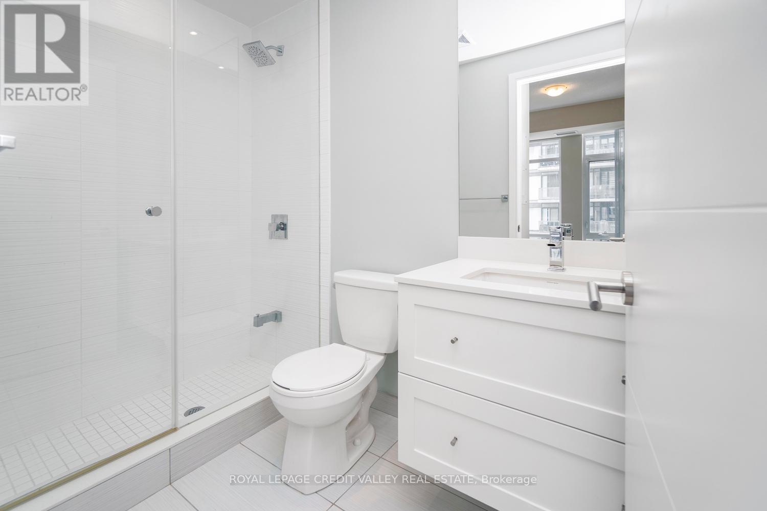1732 - 525 Adelaide Street W, Toronto, Ontario  M5V 0N7 - Photo 14 - C12198733