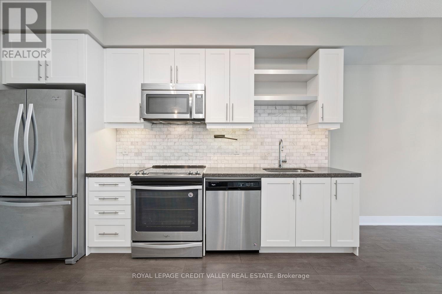 1732 - 525 Adelaide Street W, Toronto, Ontario  M5V 0N7 - Photo 7 - C12198733