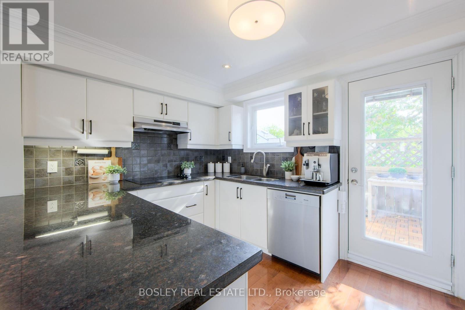 188 Mccaul Street, Toronto, Ontario  M5T 1W5 - Photo 12 - C12198784