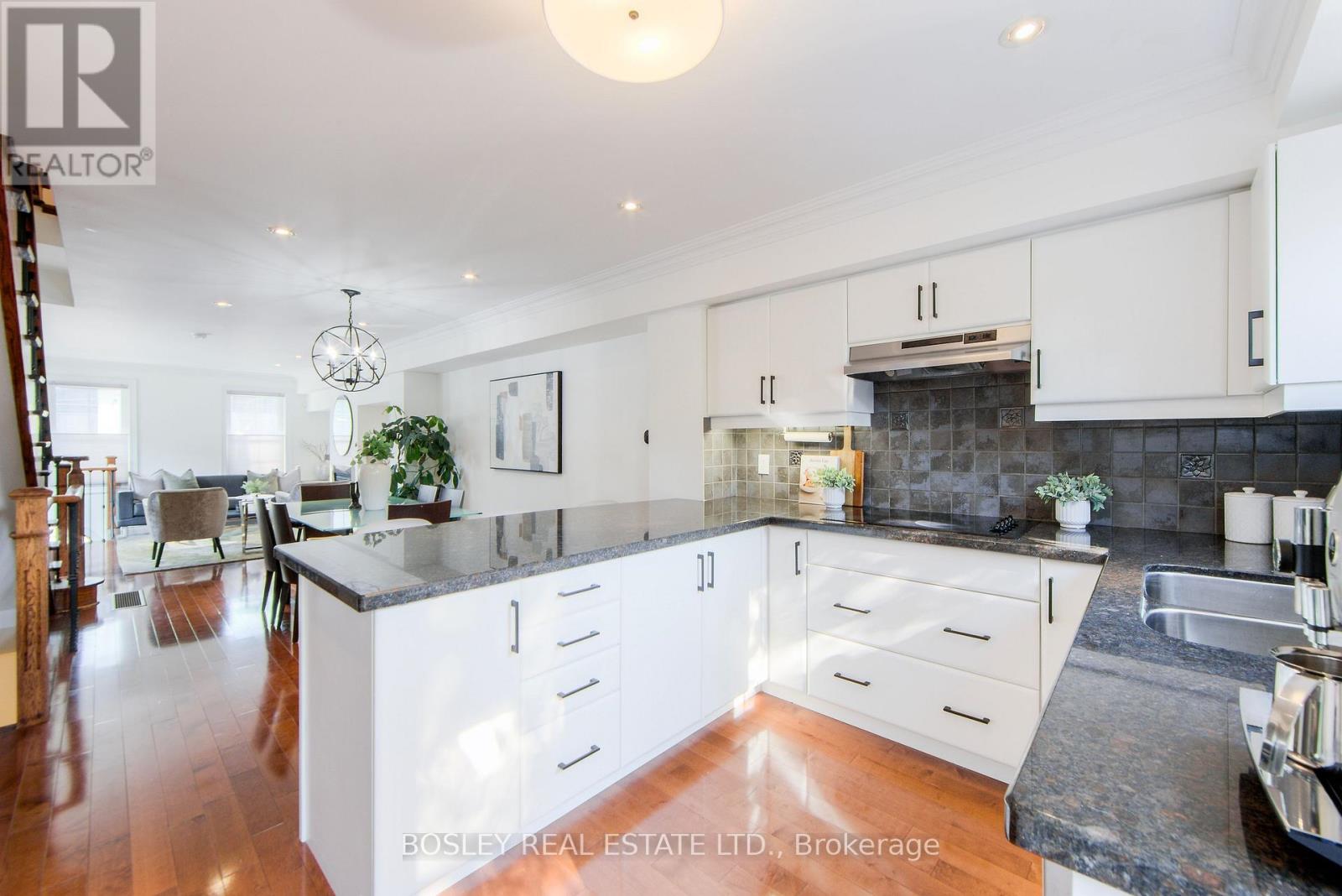188 Mccaul Street, Toronto, Ontario  M5T 1W5 - Photo 15 - C12198784