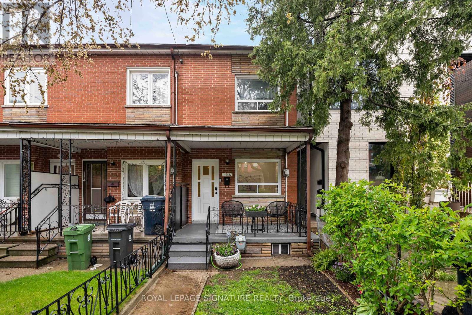 136 MONTROSE AVENUE, Toronto, Ontario