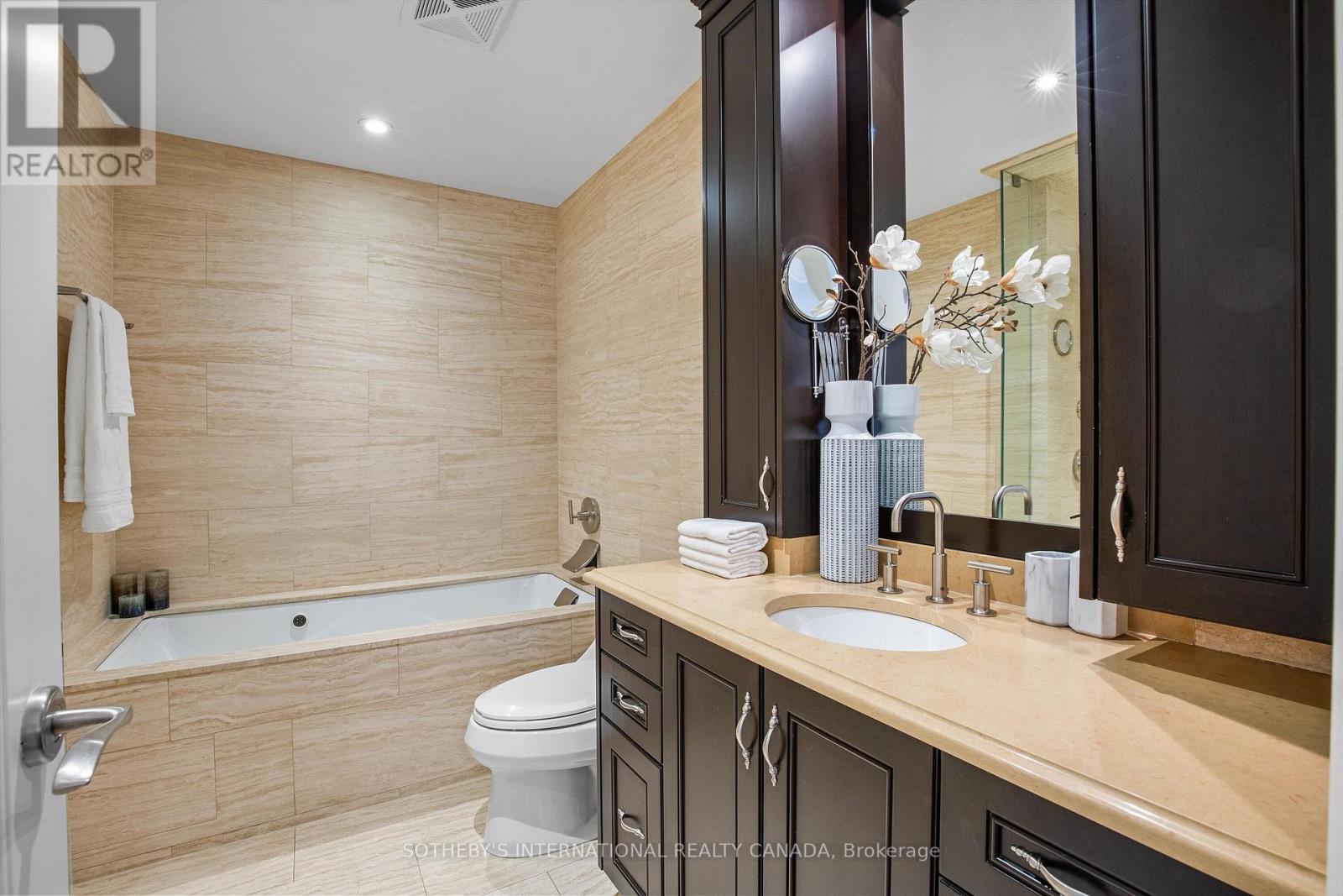 308 - 68 Yorkville Avenue, Toronto, Ontario  M5R 3V7 - Photo 22 - C12199034
