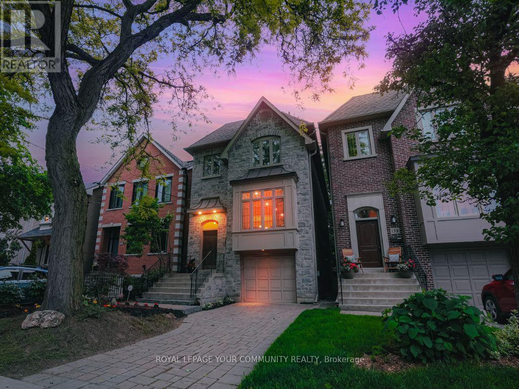 136 BOWOOD AVENUE, Toronto, Ontario