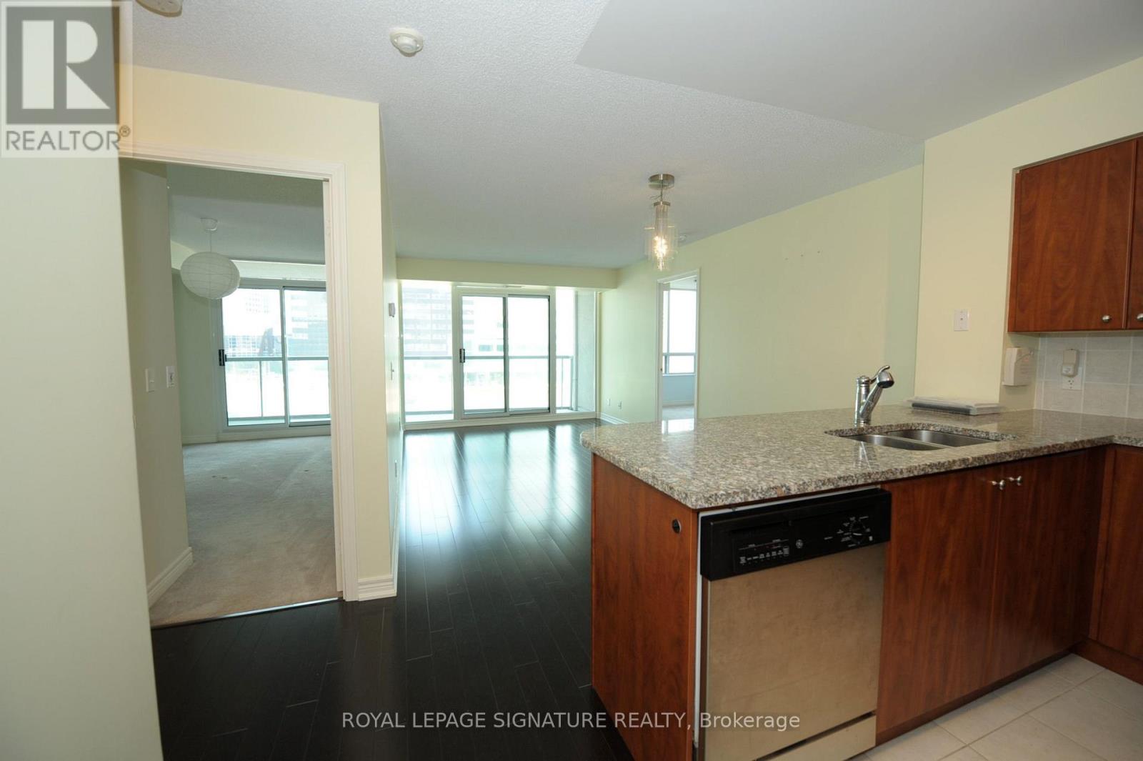 509 - 30 Grand Trunk Crescent, Toronto, Ontario  M5J 3A4 - Photo 4 - C12199126