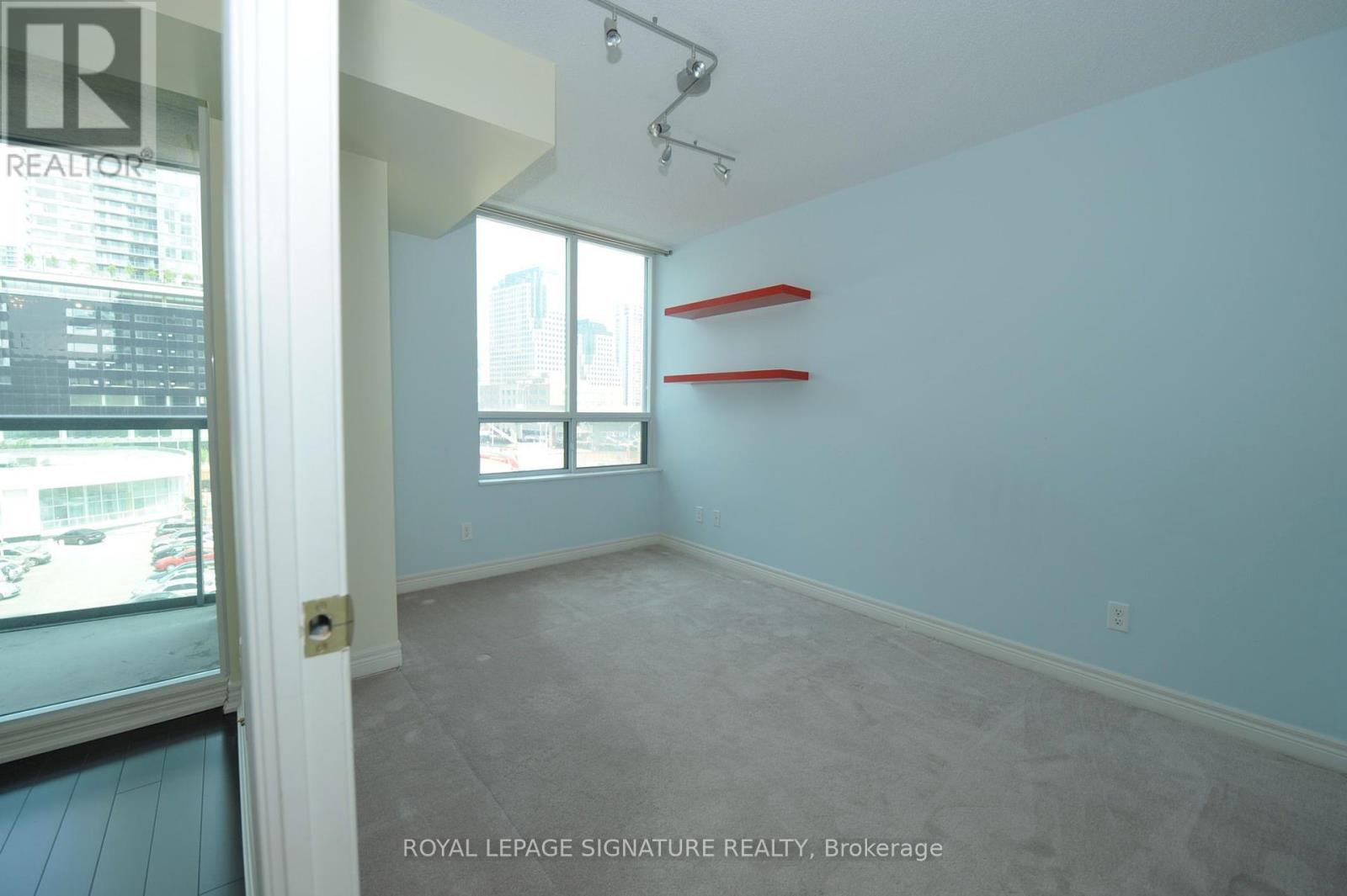 509 - 30 Grand Trunk Crescent, Toronto, Ontario  M5J 3A4 - Photo 6 - C12199126