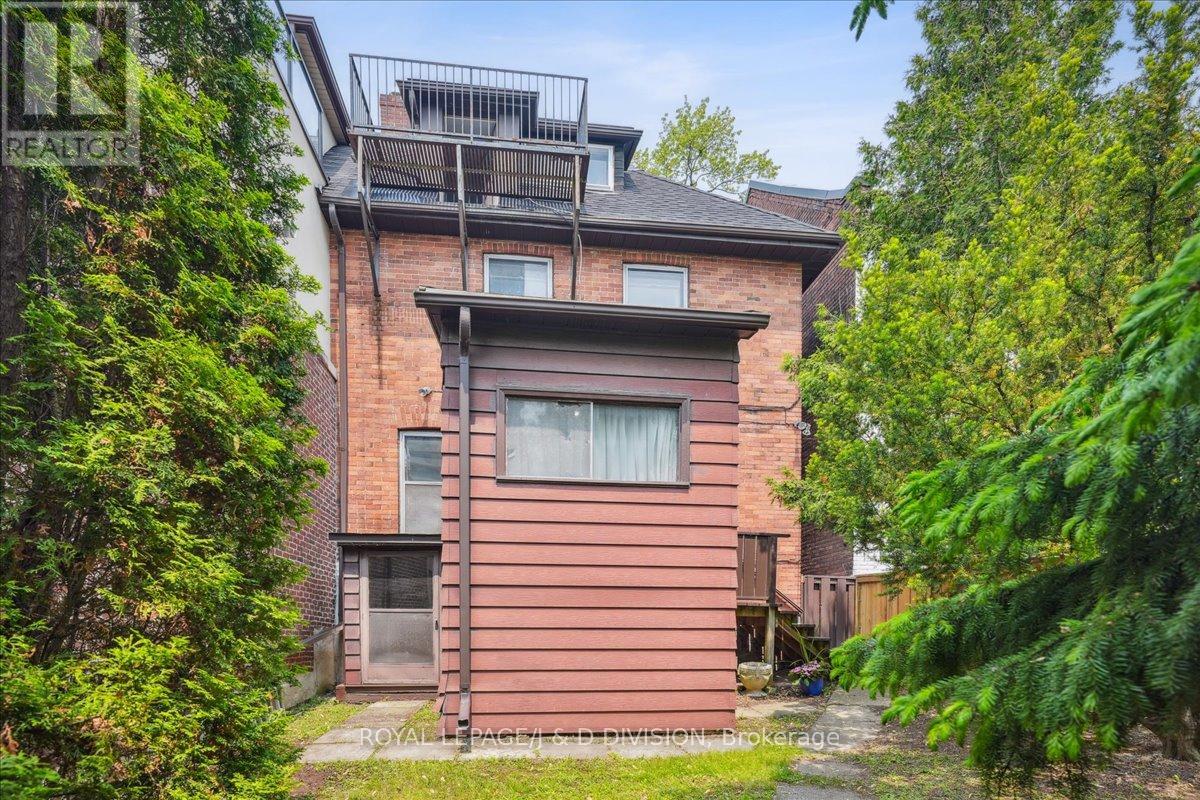 51 Chicora Avenue, Toronto, Ontario  M5R 1T7 - Photo 16 - C12199143