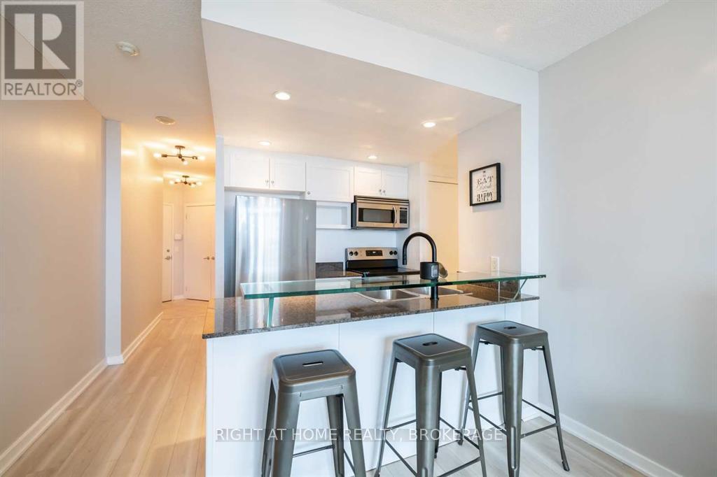407 - 218 Queens Quay W, Toronto, Ontario  M5J 2Y6 - Photo 6 - C12199156