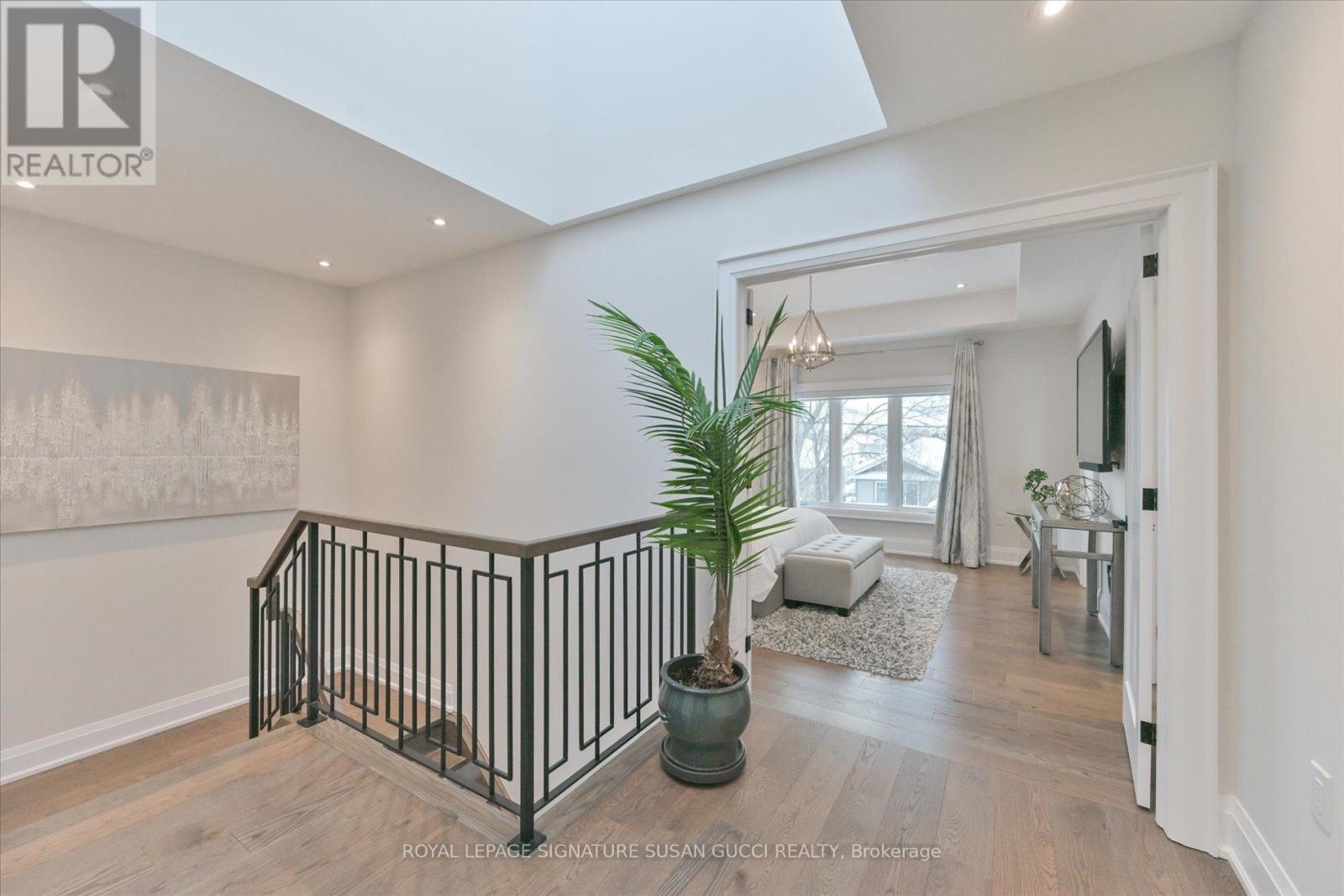 39 Amsterdam Avenue, Toronto, Ontario  M4B 2B9 - Photo 17 - E12198756