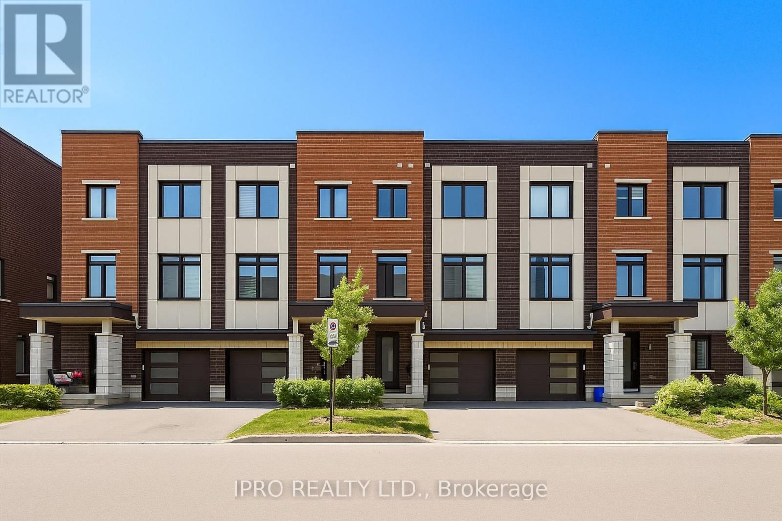 906 KICKING HORSE PATH, Oshawa, Ontario