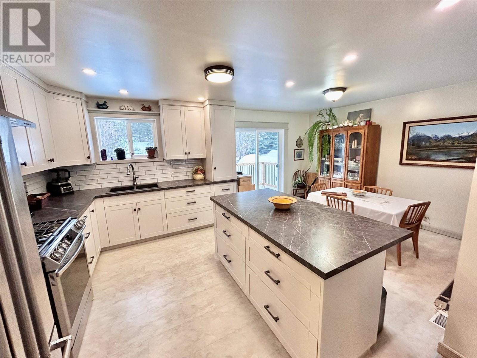 Property at 140 Gwillim Crescent image 3
