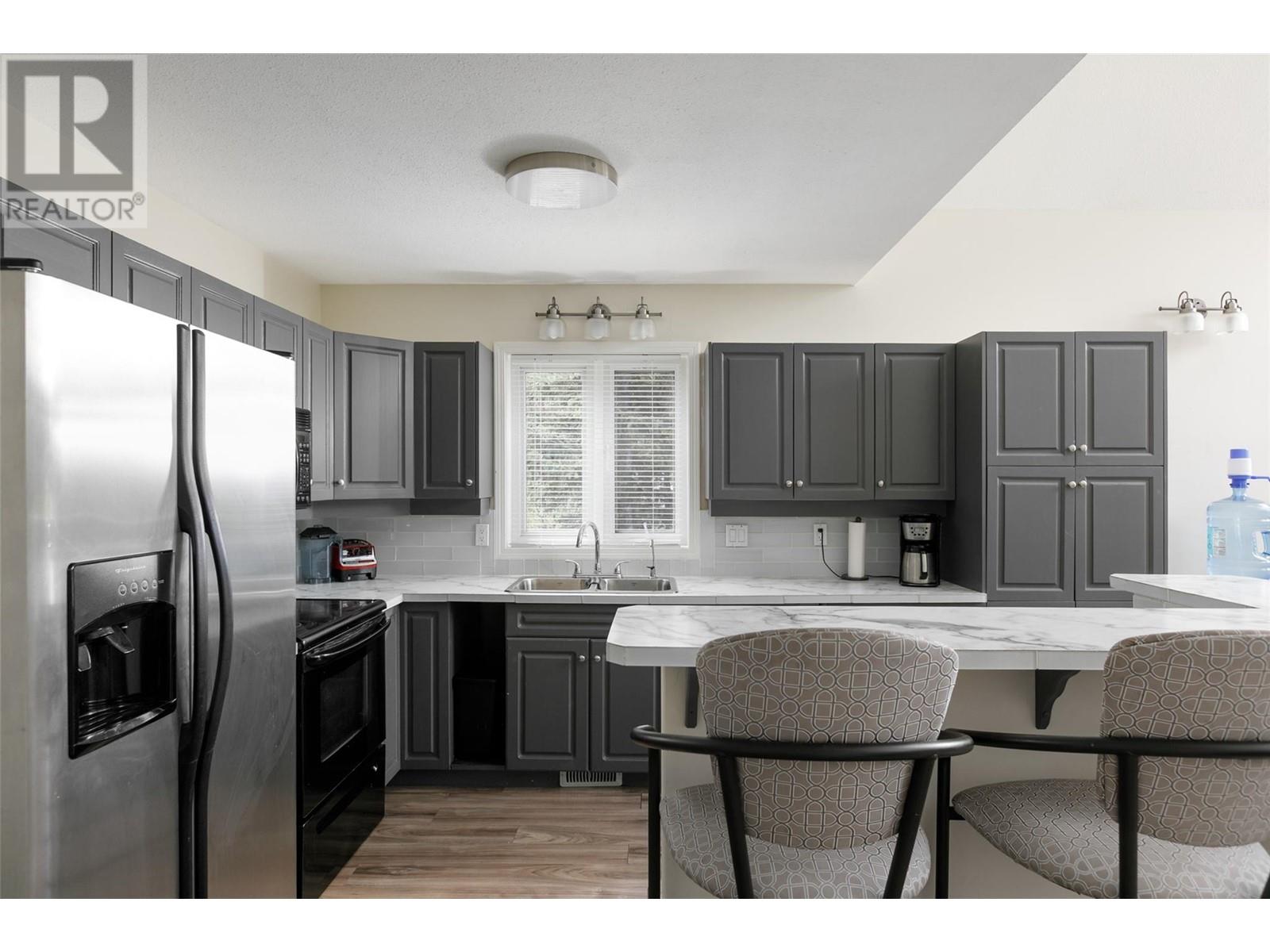 9315 Paradise Road, Kelowna, British Columbia  V1P 1K4 - Photo 12 - 10349455
