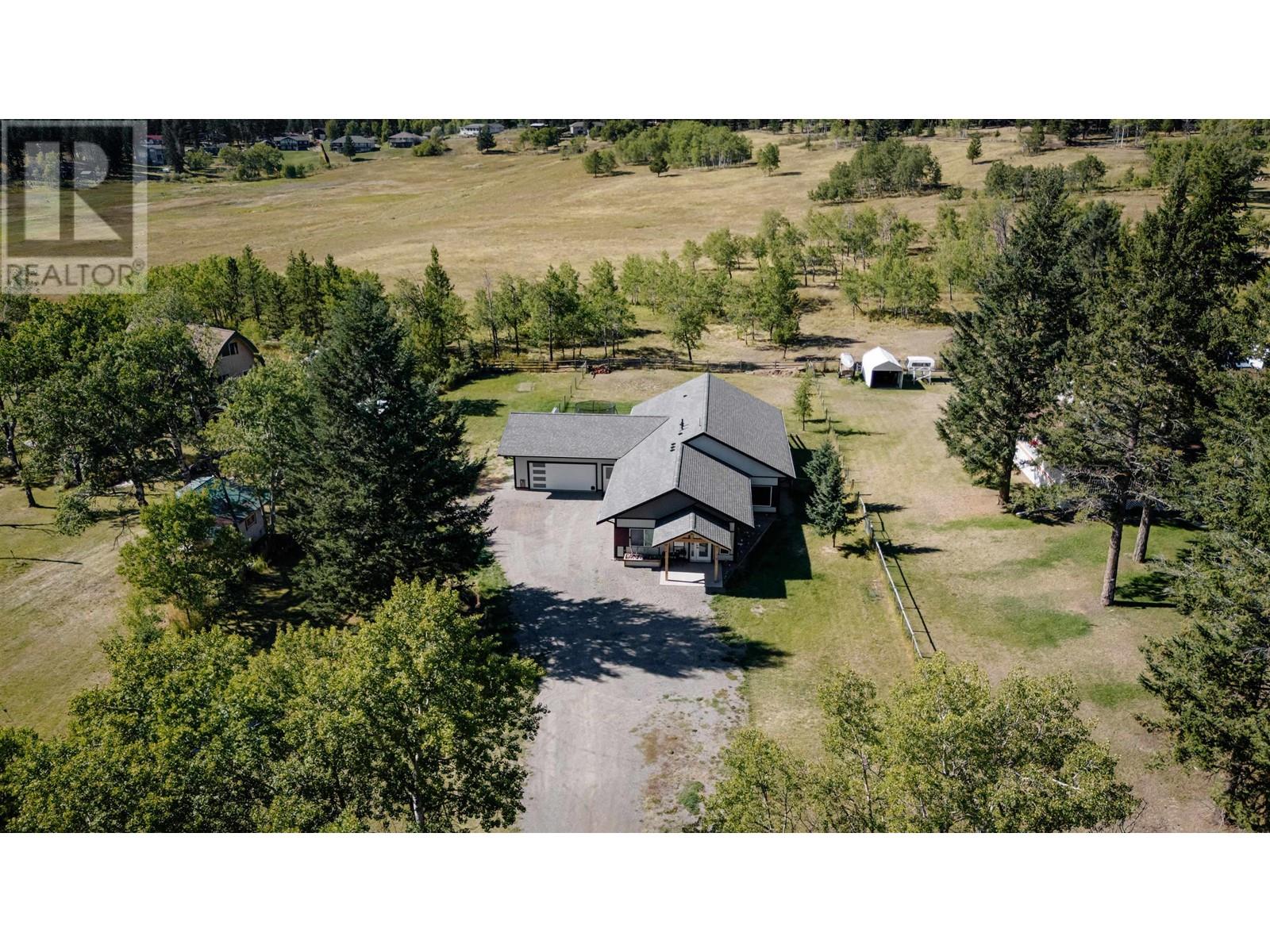 5070 KINNCUM PLACE, 108 Mile Ranch, British Columbia