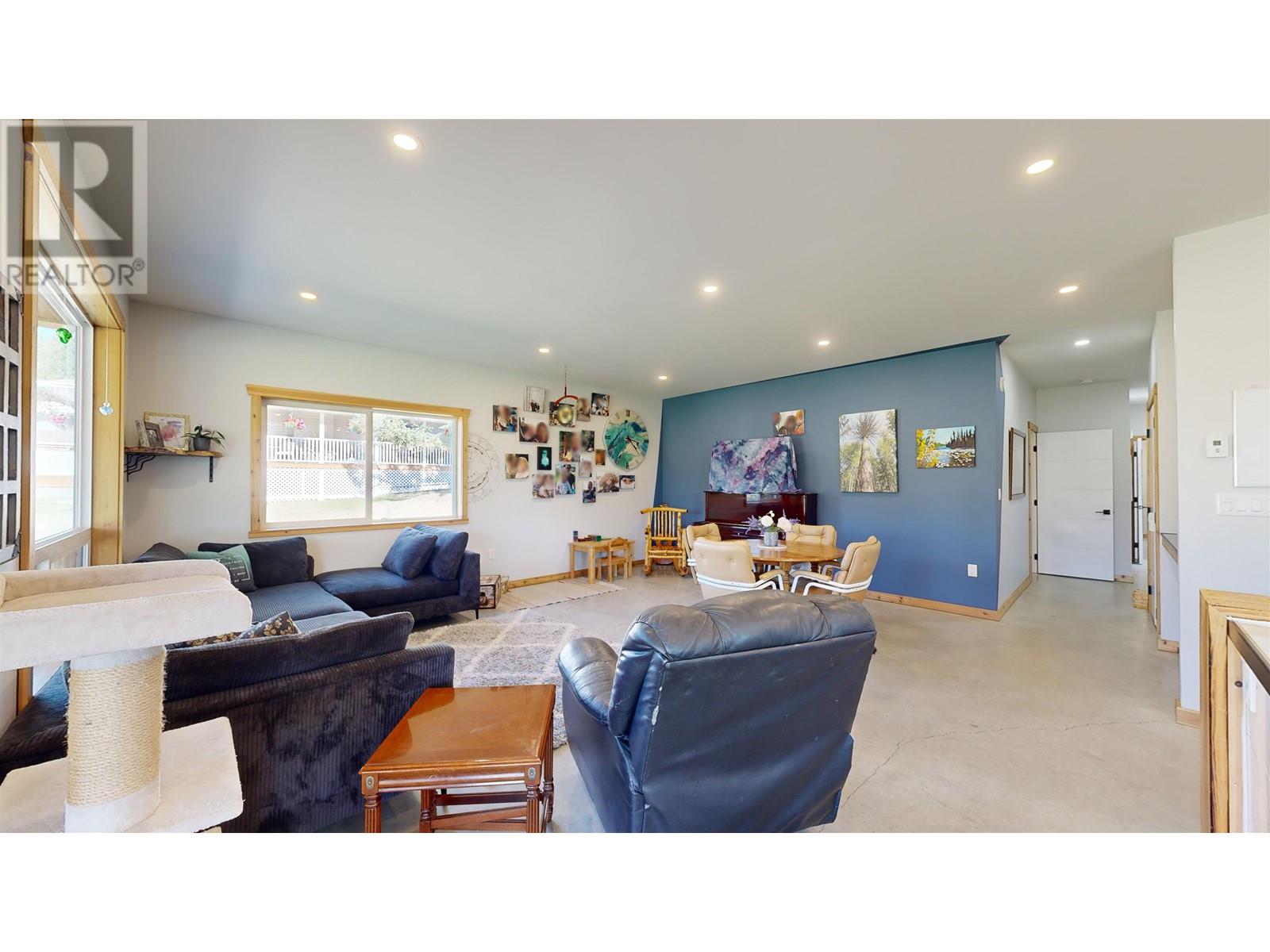5070 Kinncum Place, 108 Mile Ranch, British Columbia  V0K 2Z0 - Photo 17 - R3011842