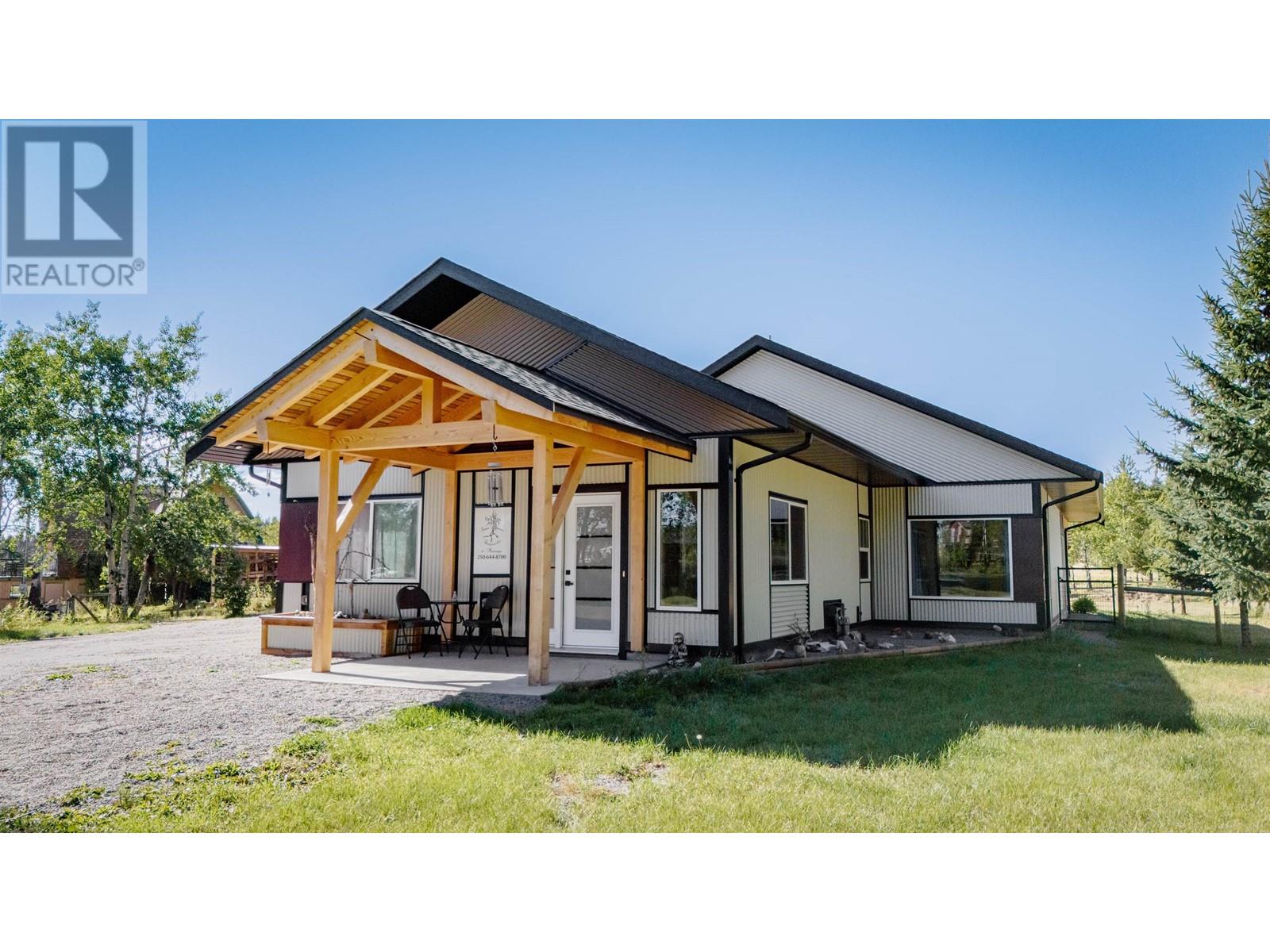 5070 Kinncum Place, 108 Mile Ranch, British Columbia  V0K 2Z0 - Photo 3 - R3011842