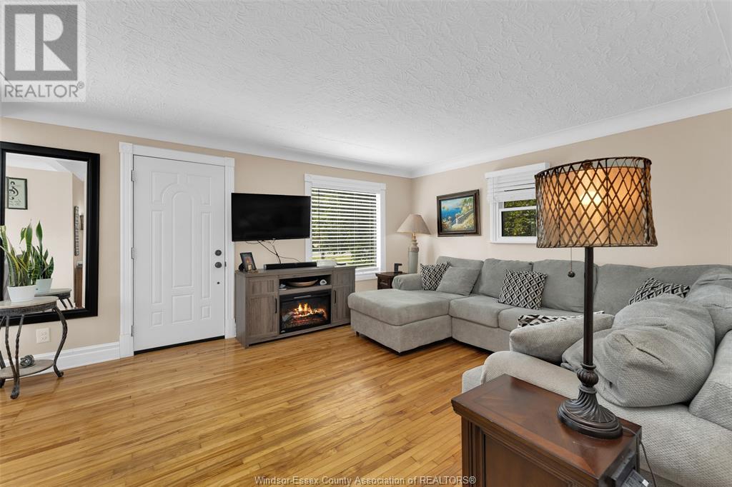 5411 Malden, Windsor, Ontario  N9E 3V8 - Photo 8 - 25014187