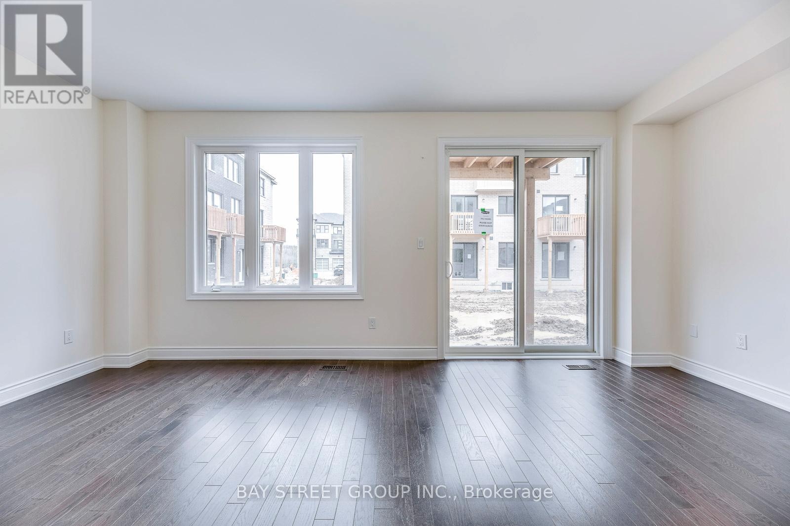 508 New England Court, Newmarket, Ontario  L3X 0M6 - Photo 7 - N12198736