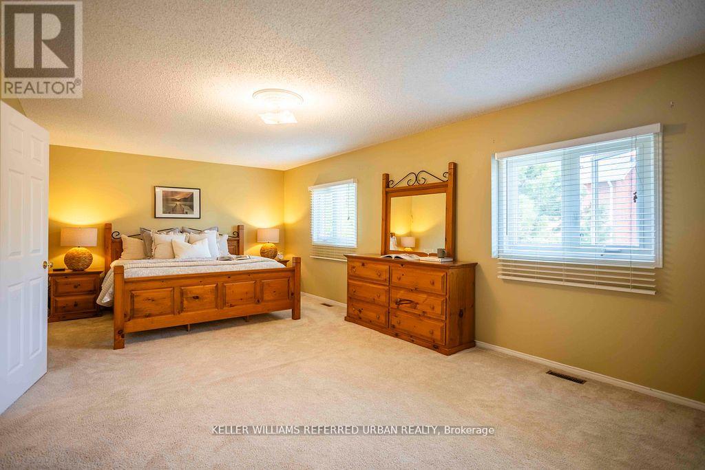 32 Nelson Circle, Newmarket, Ontario  L3X 1R1 - Photo 22 - N12198838