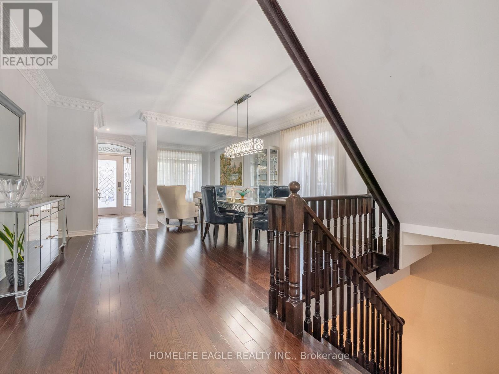 27 Mccann Crescent, Bradford West Gwillimbury, Ontario  L3Z 0G6 - Photo 10 - N12198884