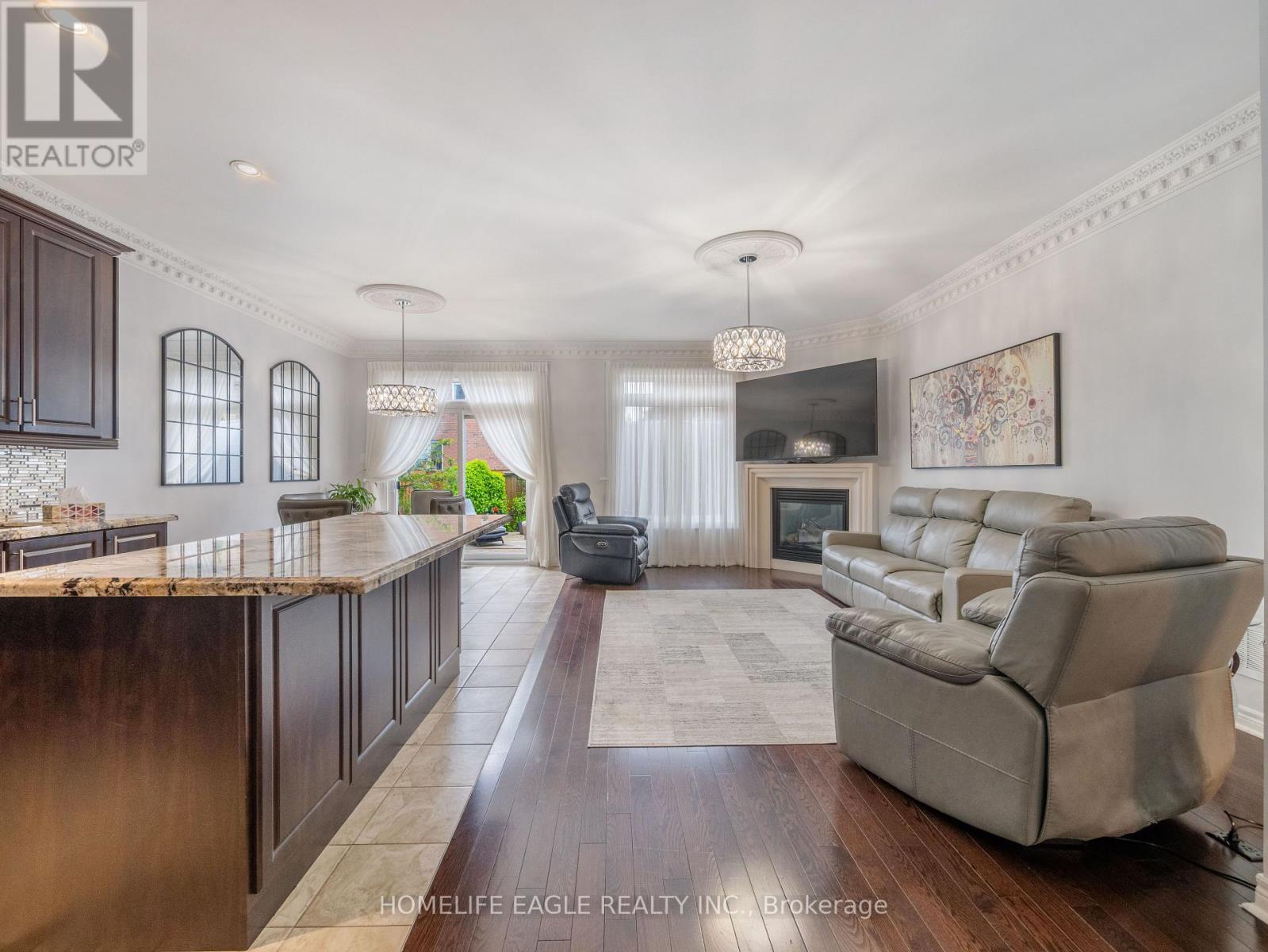 27 Mccann Crescent, Bradford West Gwillimbury, Ontario  L3Z 0G6 - Photo 11 - N12198884
