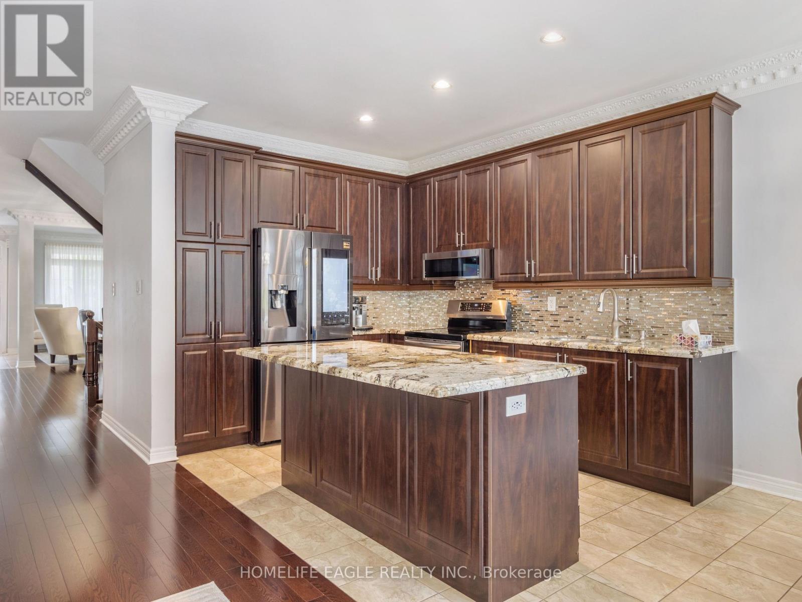 27 Mccann Crescent, Bradford West Gwillimbury, Ontario  L3Z 0G6 - Photo 14 - N12198884