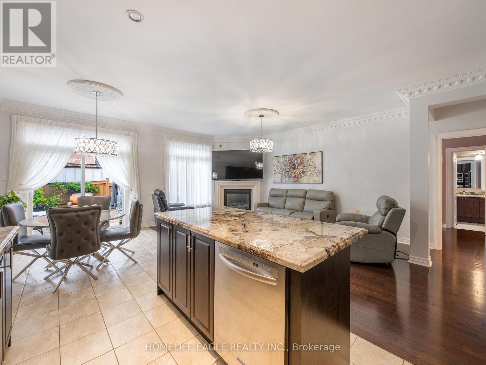 27 Mccann Crescent, Bradford West Gwillimbury, Ontario  L3Z 0G6 - Photo 17 - N12198884