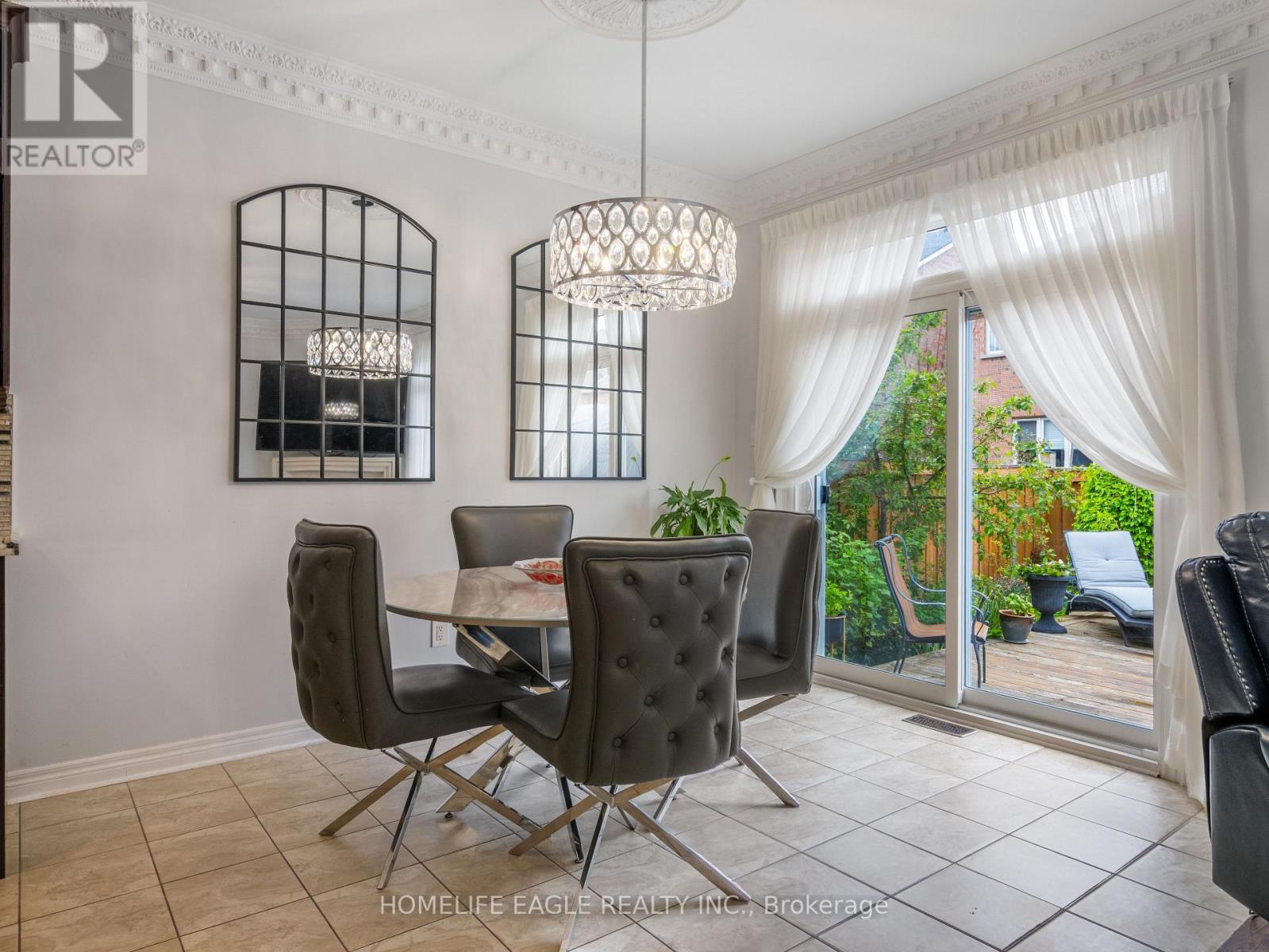 27 Mccann Crescent, Bradford West Gwillimbury, Ontario  L3Z 0G6 - Photo 18 - N12198884