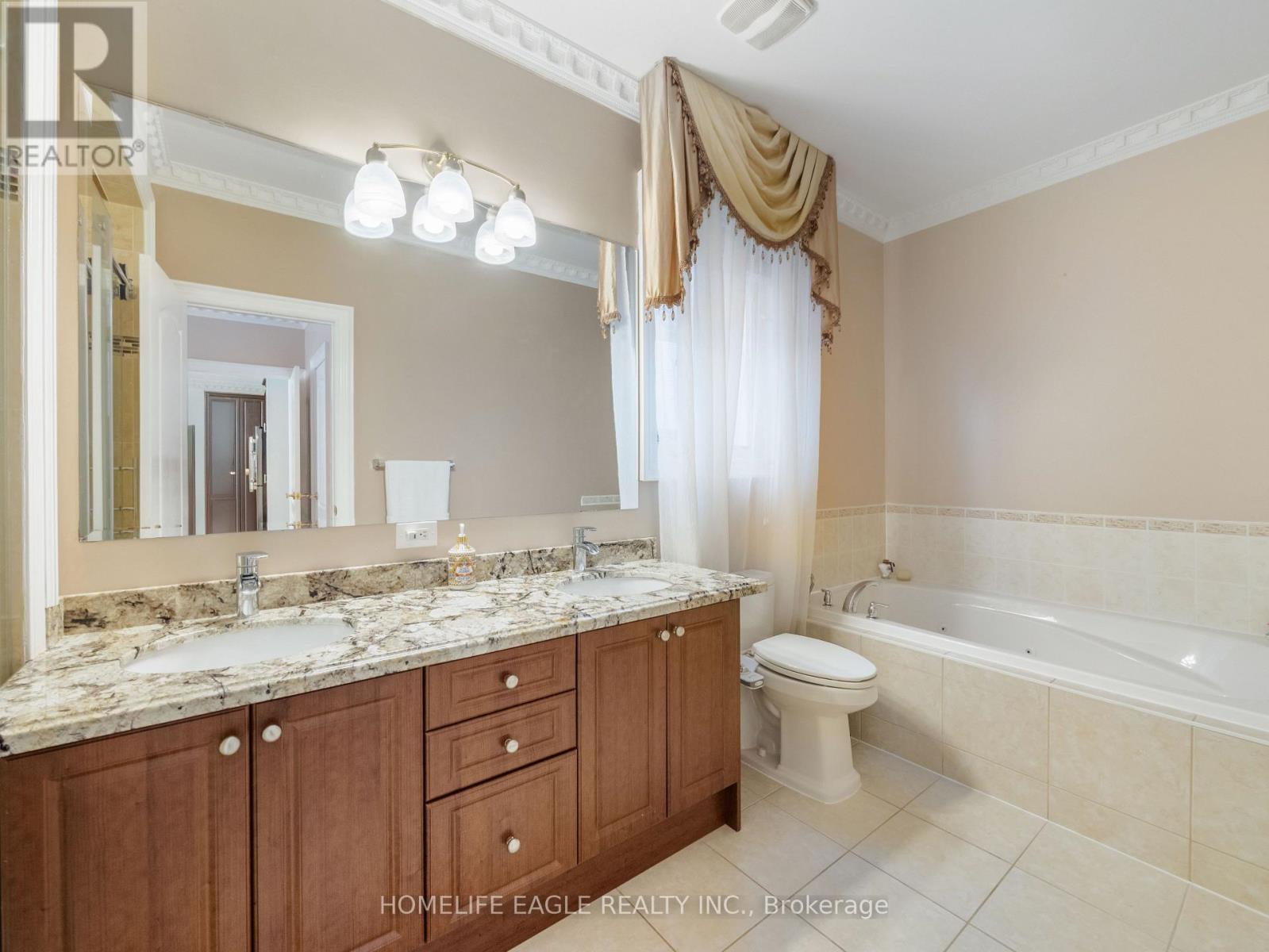 27 Mccann Crescent, Bradford West Gwillimbury, Ontario  L3Z 0G6 - Photo 23 - N12198884