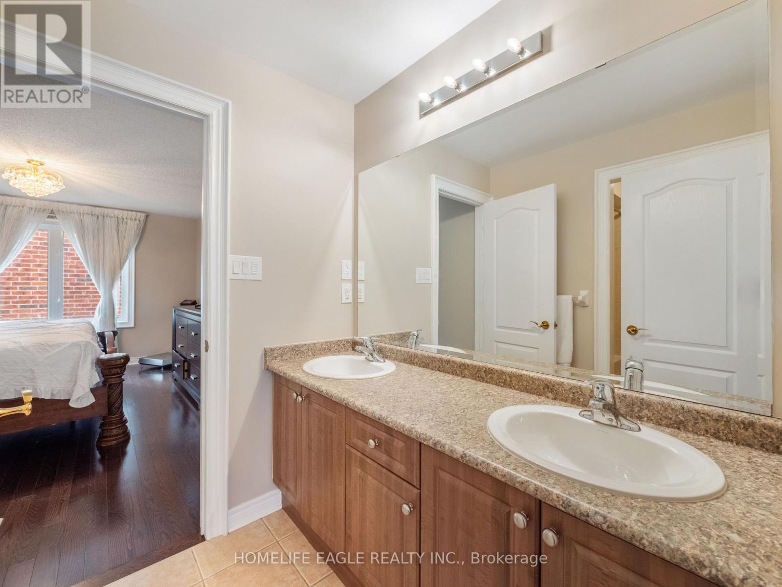 27 Mccann Crescent, Bradford West Gwillimbury, Ontario  L3Z 0G6 - Photo 26 - N12198884