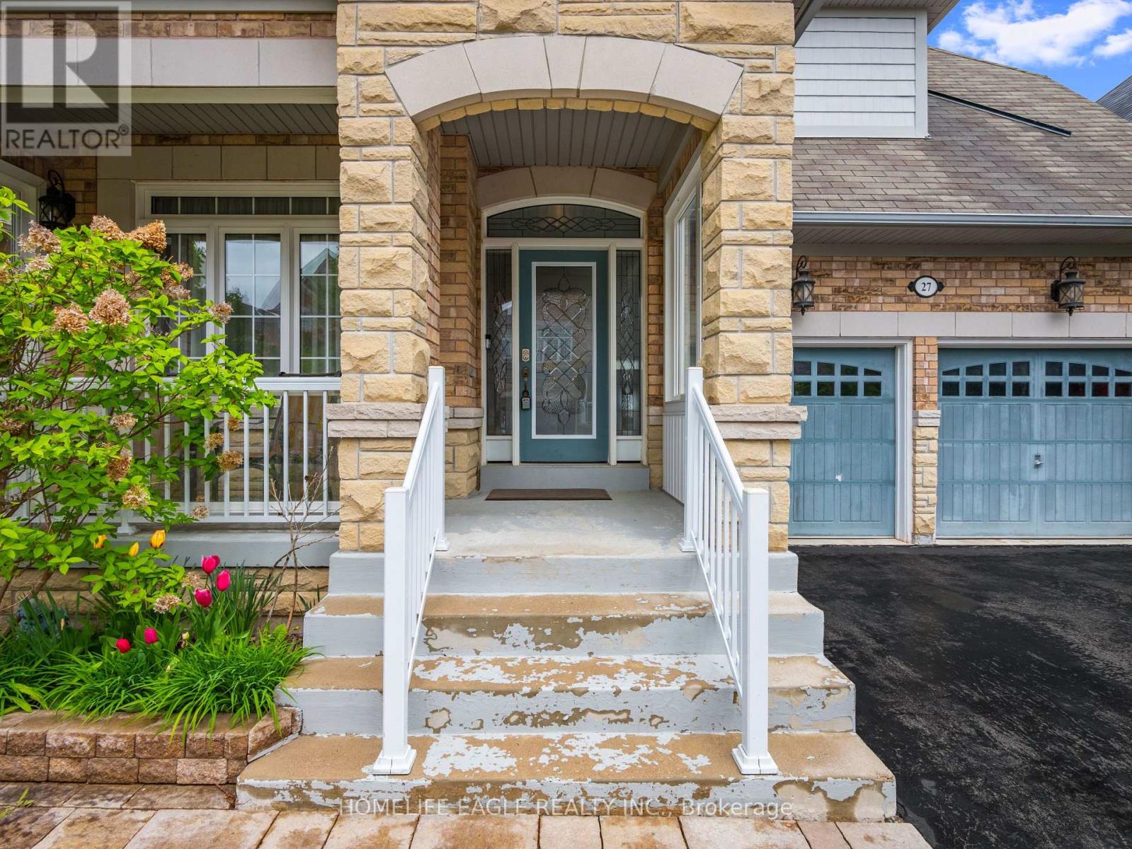 27 Mccann Crescent, Bradford West Gwillimbury, Ontario  L3Z 0G6 - Photo 3 - N12198884