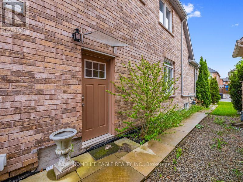 27 Mccann Crescent, Bradford West Gwillimbury, Ontario  L3Z 0G6 - Photo 31 - N12198884