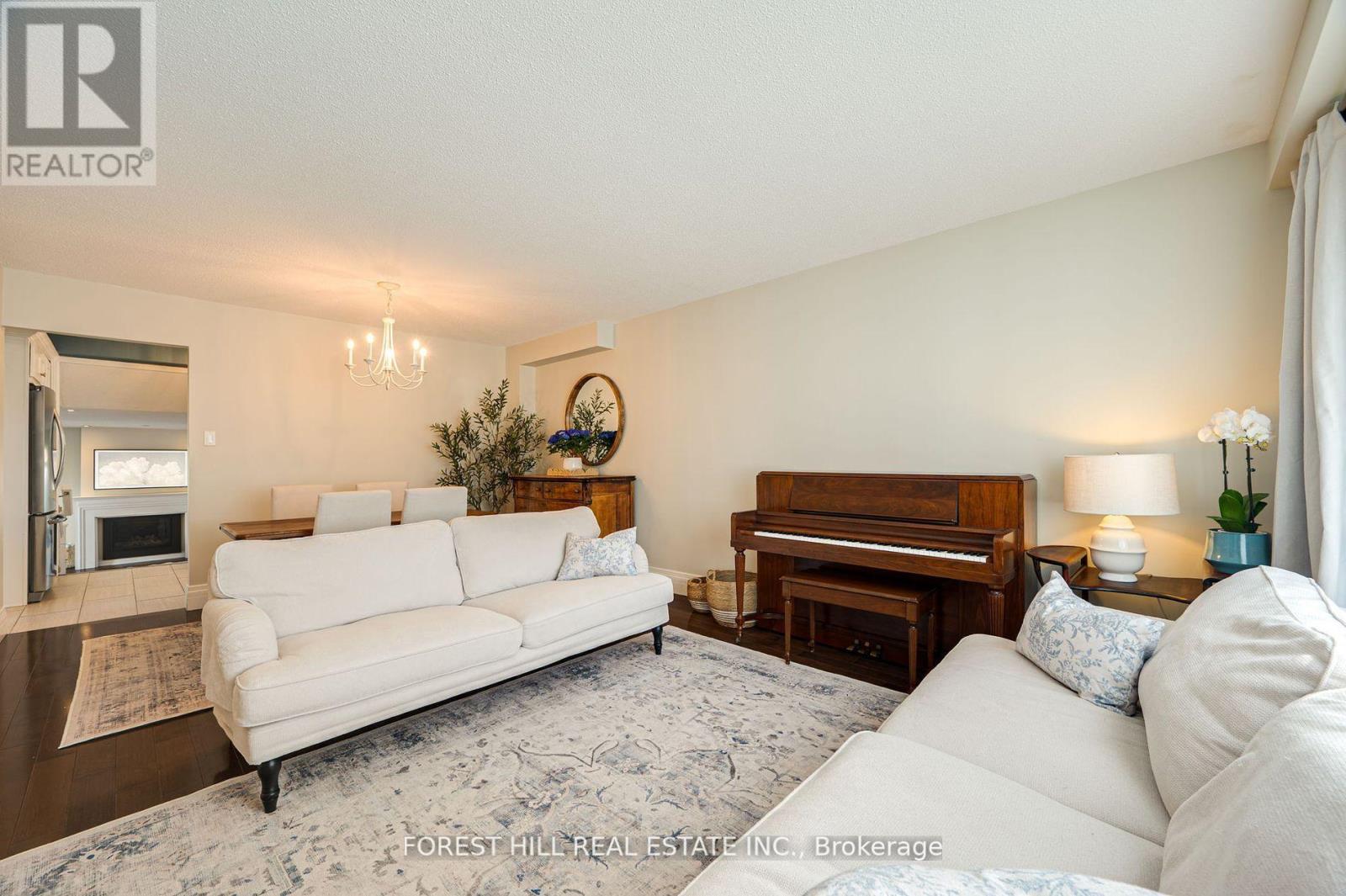 473 Dixon Boulevard, Newmarket, Ontario  L3Y 5C9 - Photo 4 - N12198937