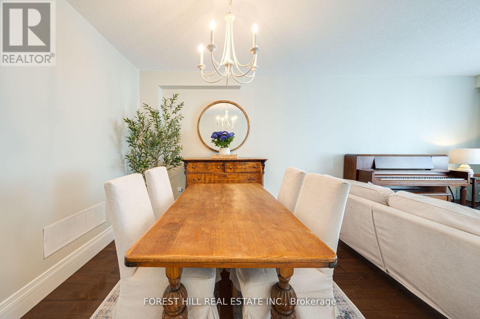 473 Dixon Boulevard, Newmarket (Central Newmarket), Ontario  L3Y 5C9 - Photo 8 - N12198937