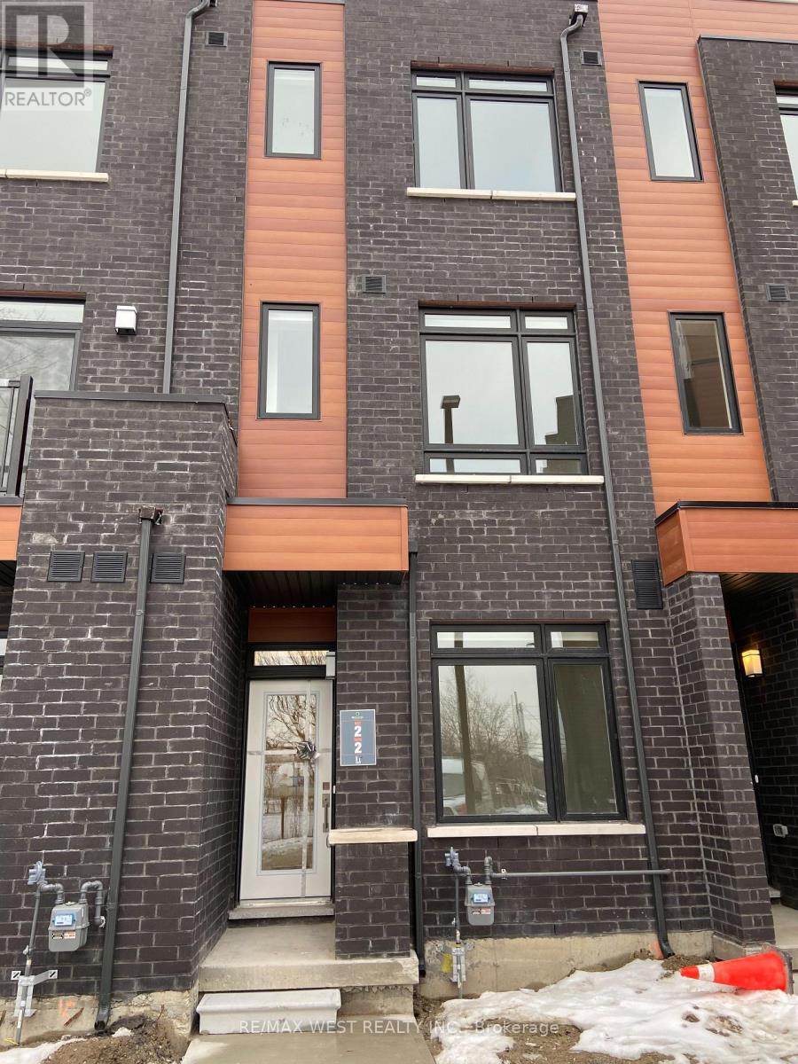 2 - 370 Red Maple Road, Richmond Hill, Ontario  L4C 6P5 - Photo 1 - N12198952