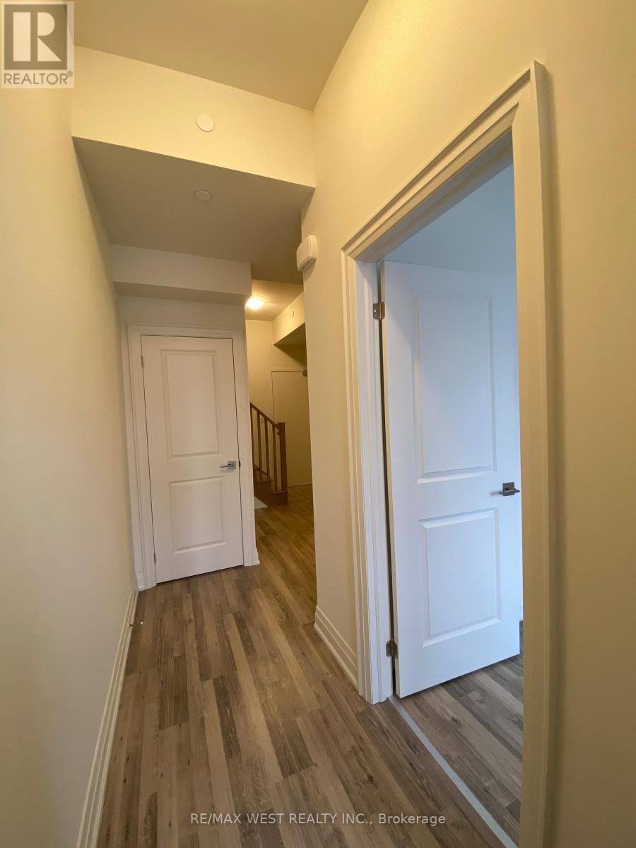 2 - 370 Red Maple Road, Richmond Hill, Ontario  L4C 6P5 - Photo 4 - N12198952