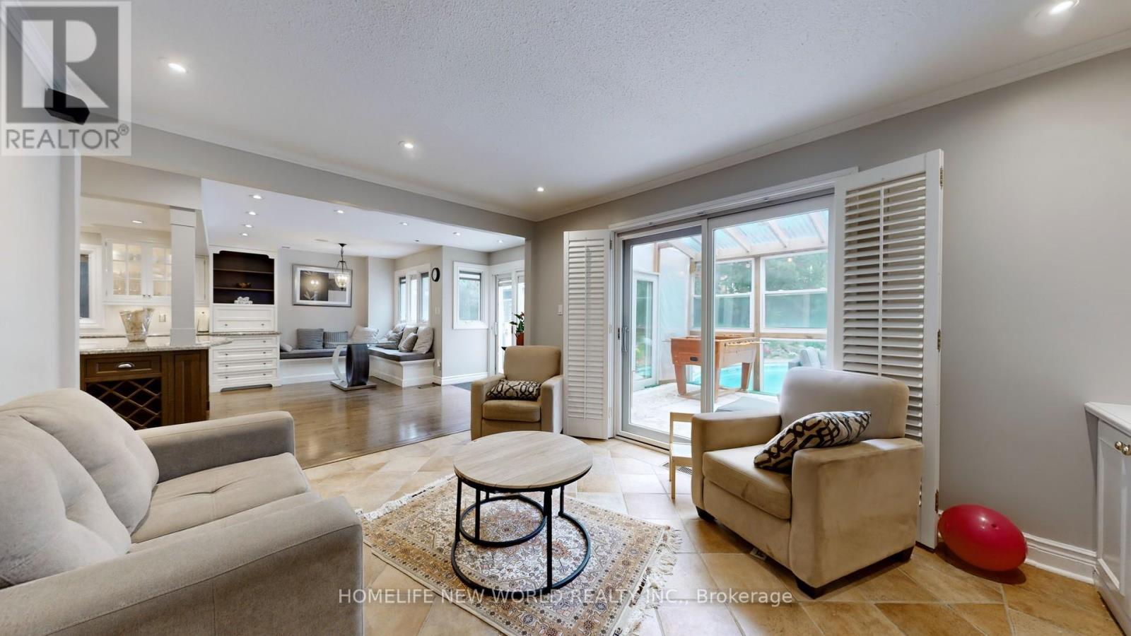 33 Beatty Crescent, Aurora, Ontario  L4G 5V3 - Photo 7 - N12199087