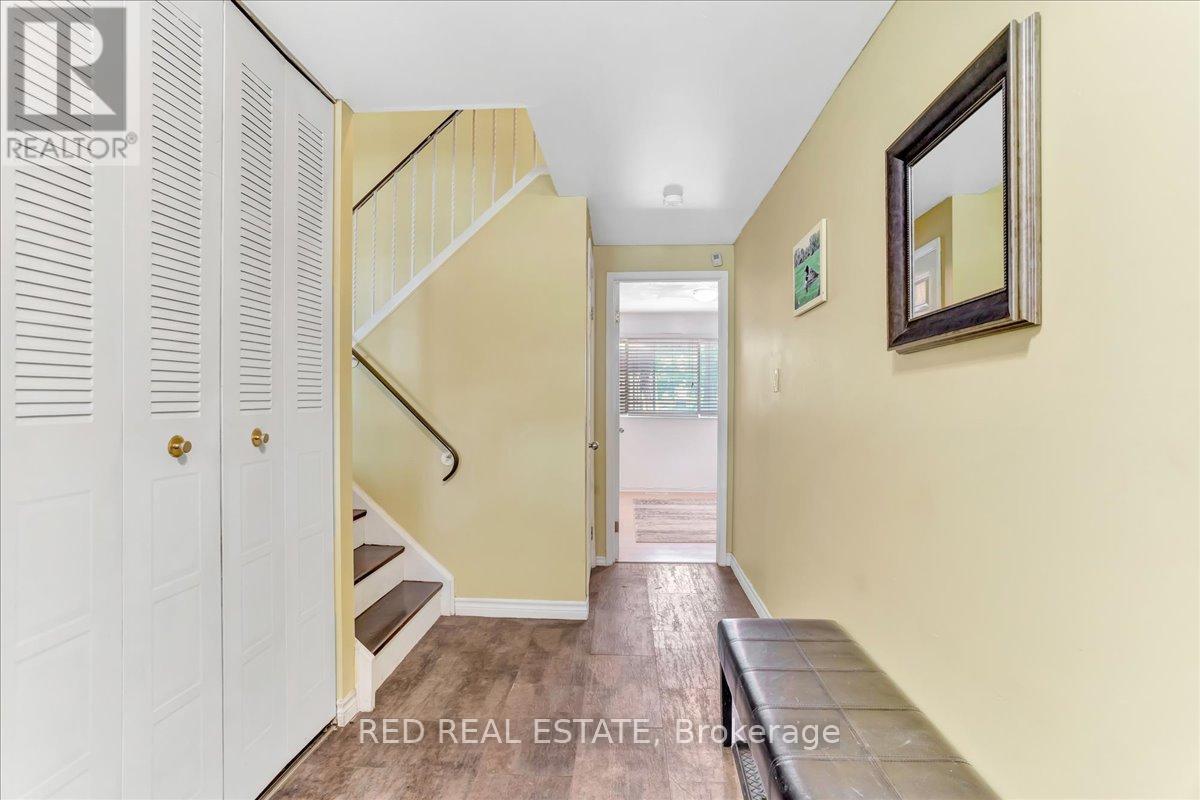 45 Springdale Drive, Barrie, Ontario  L4M 5A8 - Photo 8 - S12198830