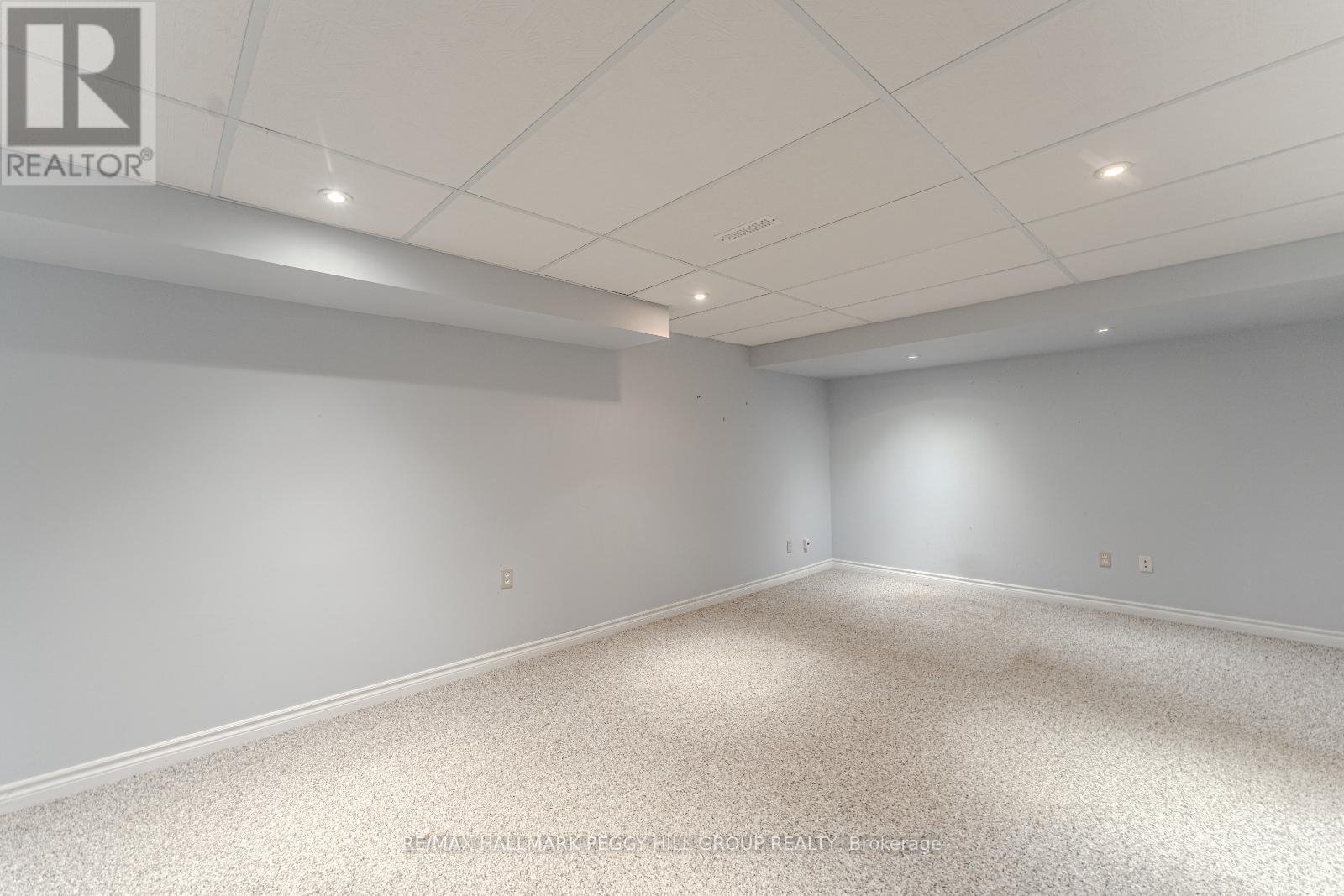24 Layton Crescent, Barrie, Ontario  L4N 6G3 - Photo 16 - S12198865