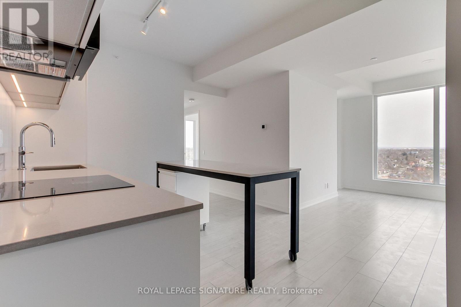 2404 - 39 Mary St Street, Barrie, Ontario  L4N 1S9 - Photo 7 - S12198875