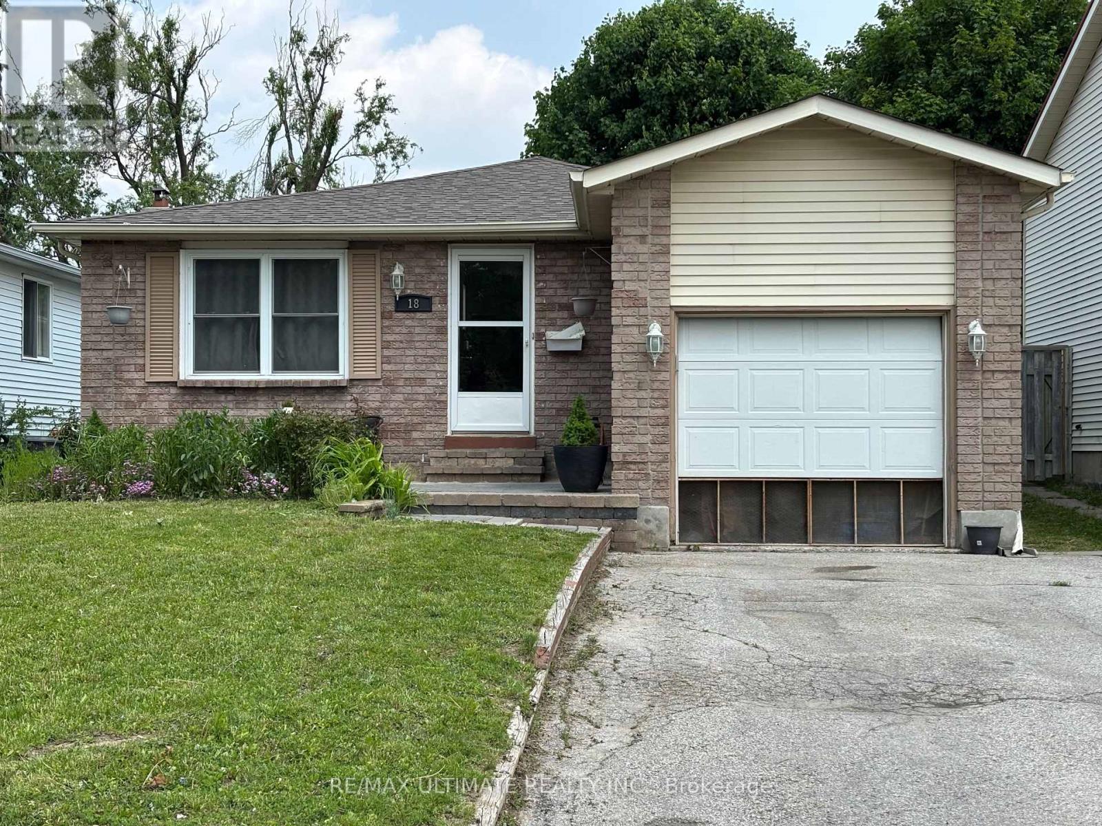18 HICKLING TRAIL, Barrie, Ontario