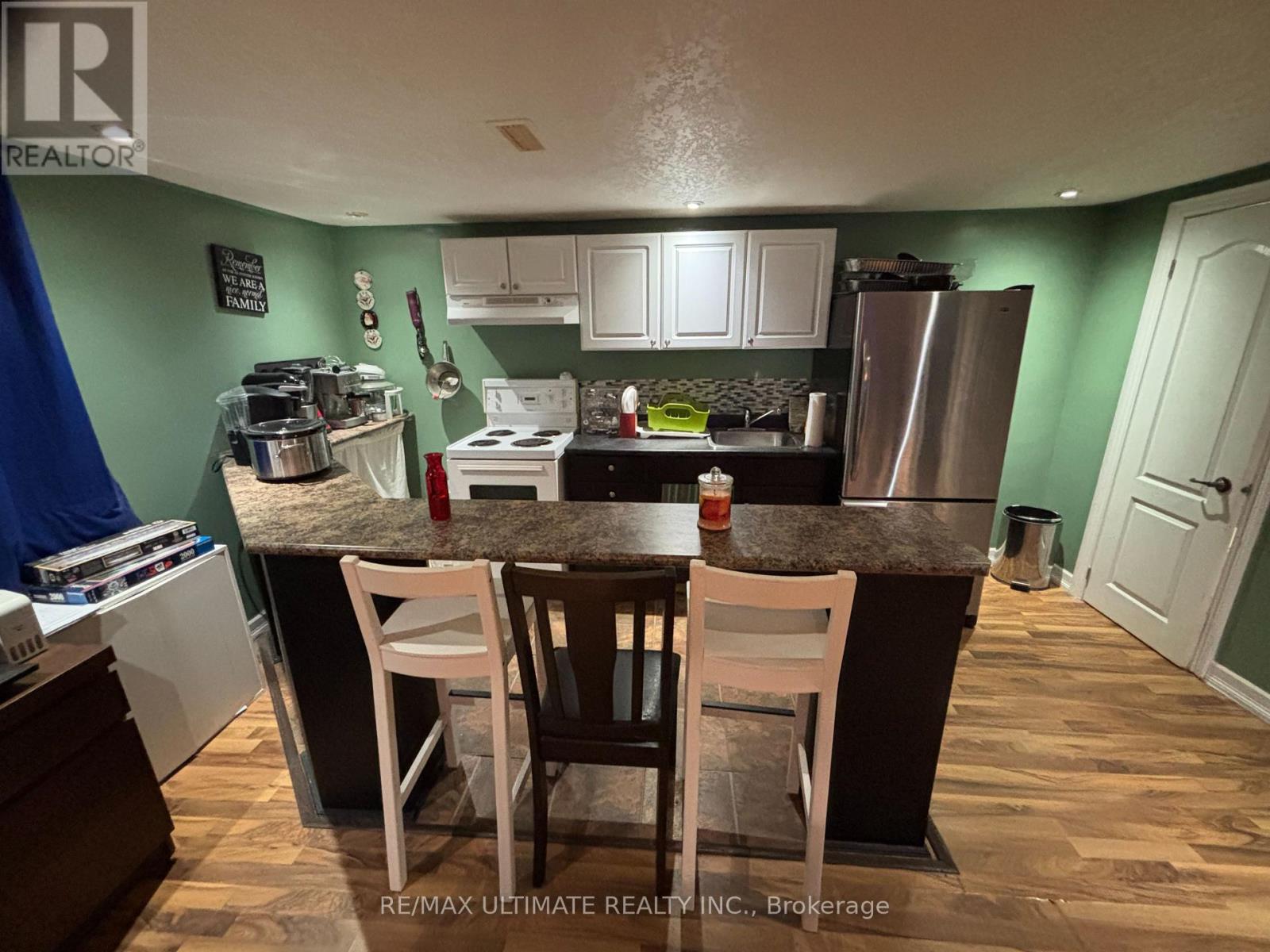 18 Hickling Trail, Barrie, Ontario  L4M 5S3 - Photo 10 - S12198916