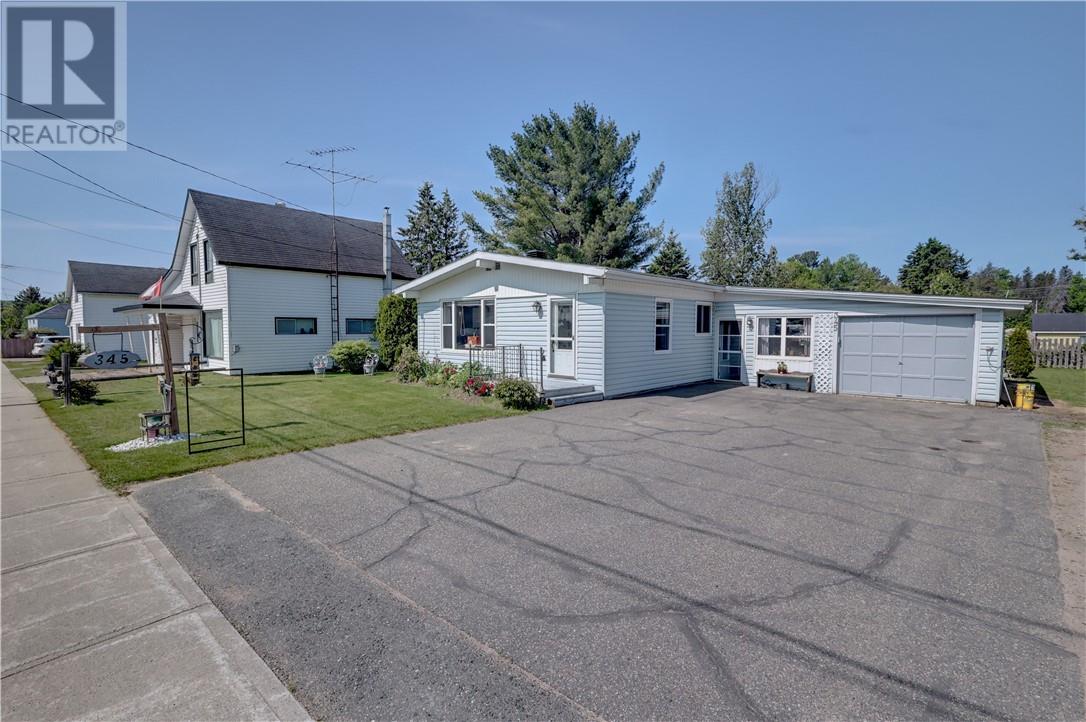 345 Castle Street, Massey, Ontario  P0P 1P0 - Photo 2 - 2122728