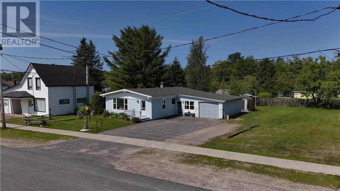 345 Castle Street, Massey, Ontario  P0P 1P0 - Photo 3 - 2122728