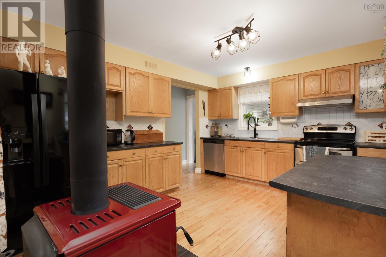 2894 Ward Street, Coldbrook, Nova Scotia  B4R 1A4 - Photo 6 - 202513333