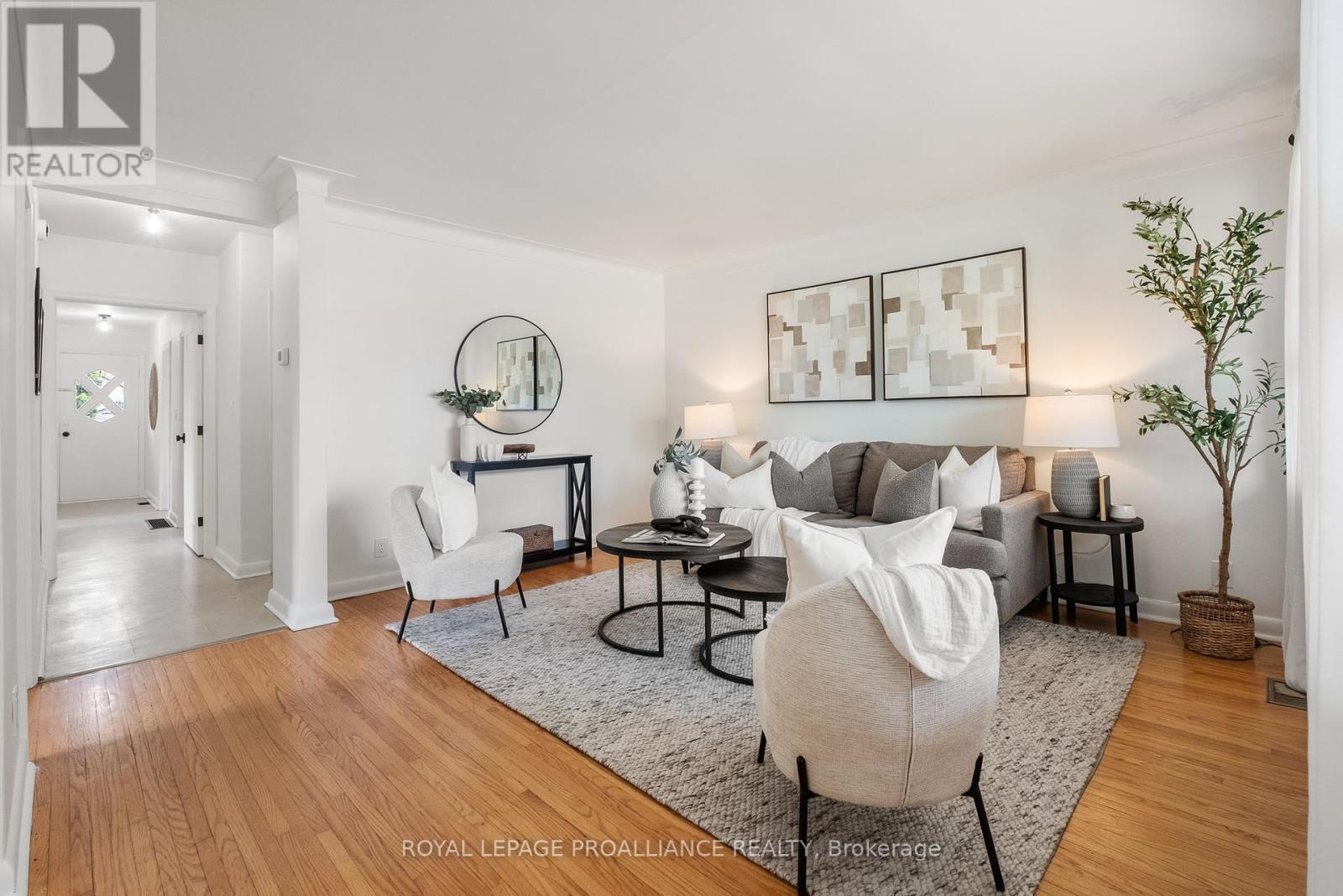 Property at 40 UNIVERSITY AVENUE W image 5