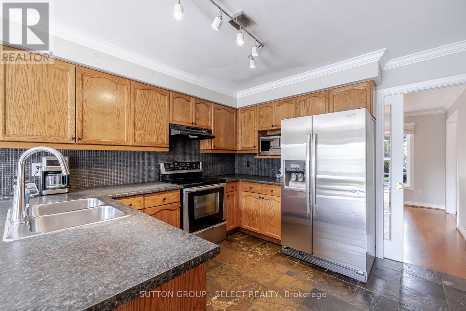 6 Bassenthwaite Crescent, London North, Ontario  N6G 4V5 - Photo 15 - X12199181