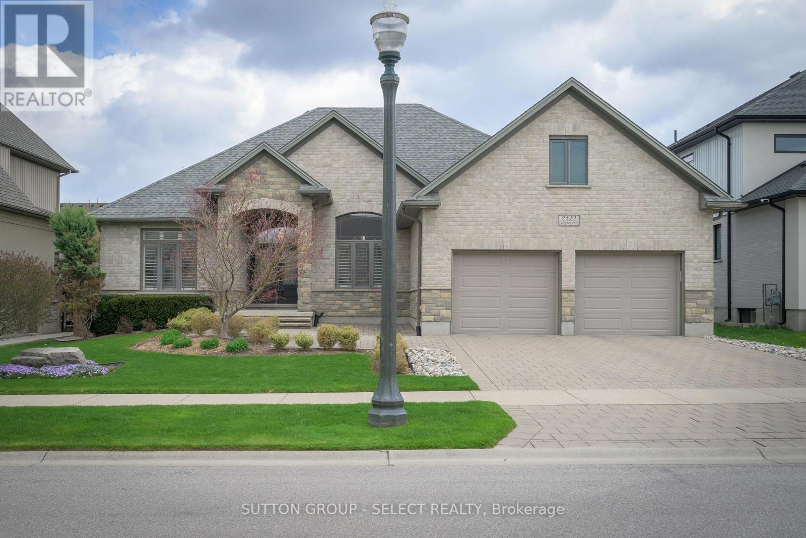 2112 Callingham Drive, London North, Ontario  N6G 0M2 - Photo 2 - X12199256