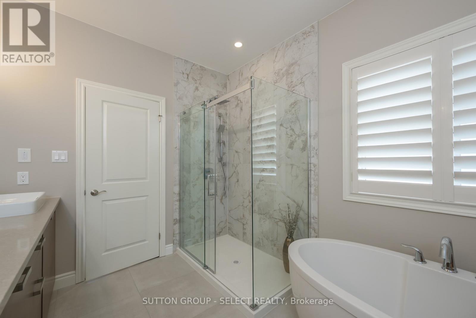 2112 Callingham Drive, London North, Ontario  N6G 0M2 - Photo 20 - X12199256