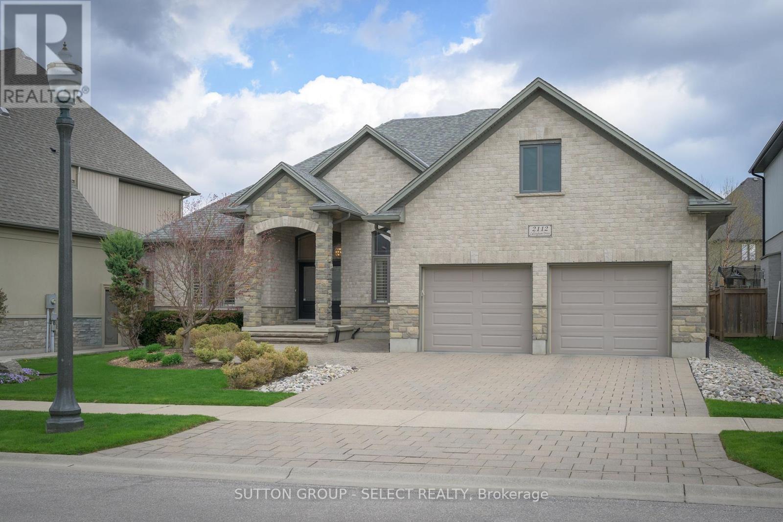 2112 Callingham Drive, London North, Ontario  N6G 0M2 - Photo 3 - X12199256