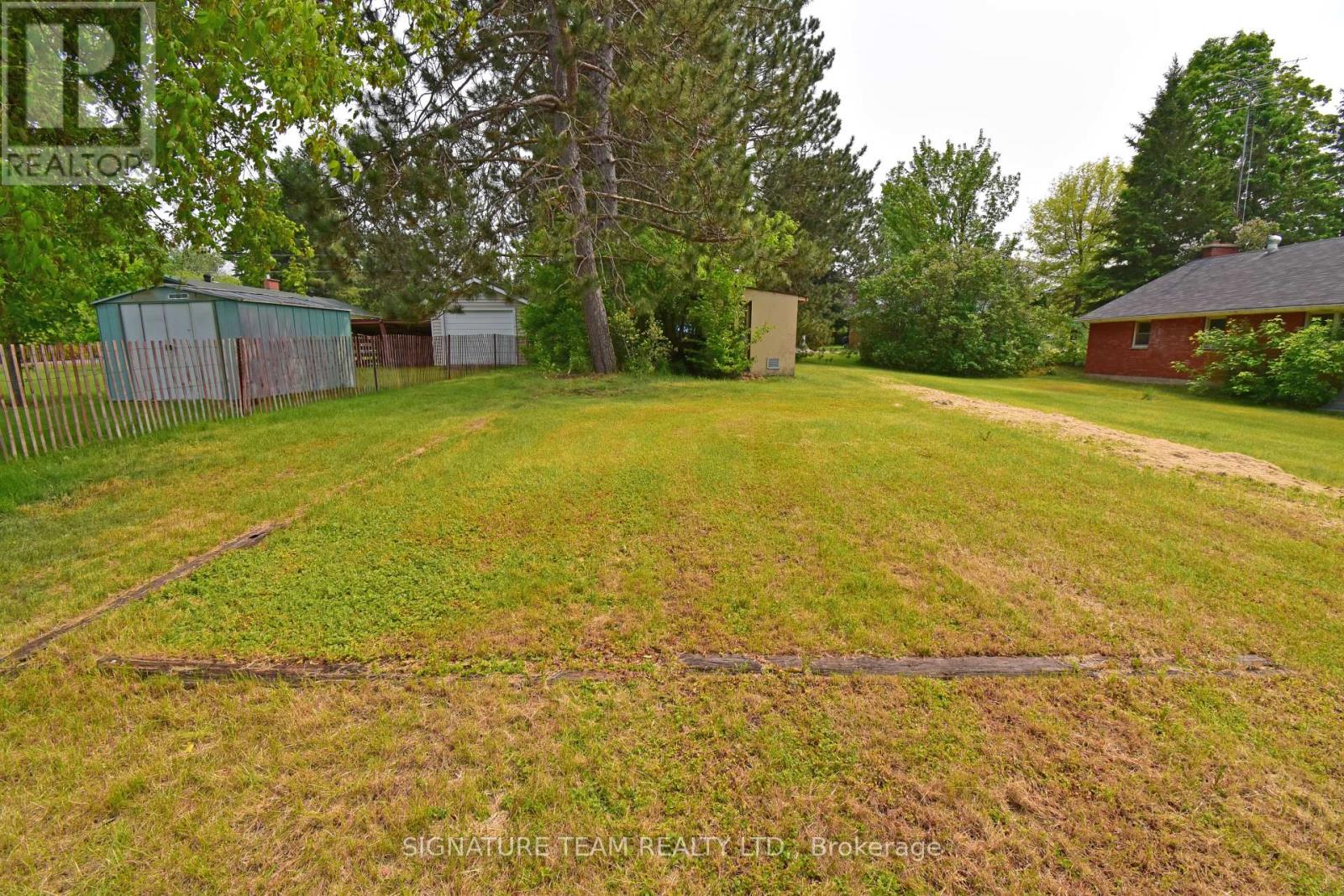 22 Elm Street, Killaloe, Ontario  K0J 2A0 - Photo 4 - X12199214